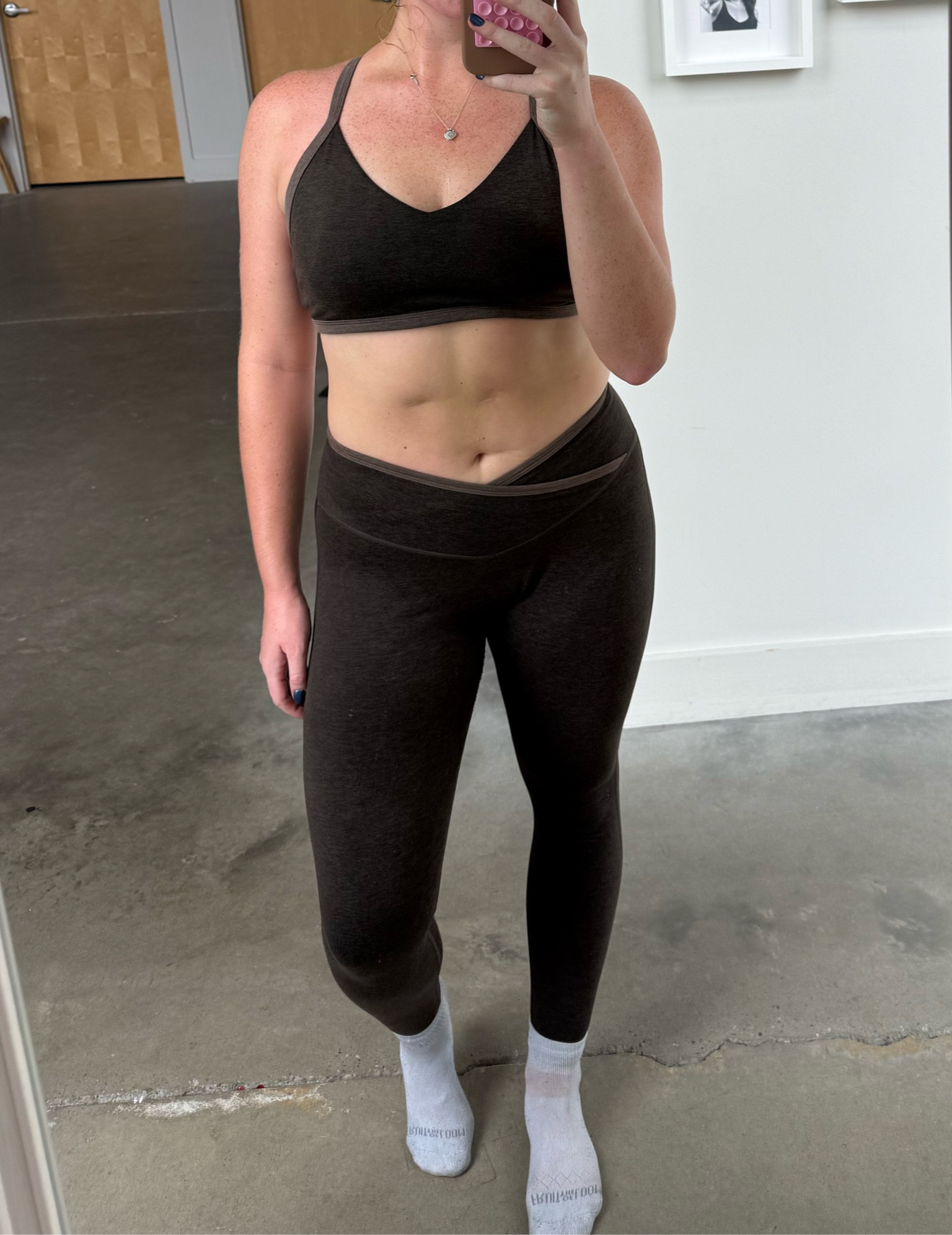 personallyyyyyy I think a cross cross waist does all the favors😚 wearing L in these leggings & L in this sports bra from Buffbunny

#LTKActive #LTKFindsUnder100 #LTKFitness