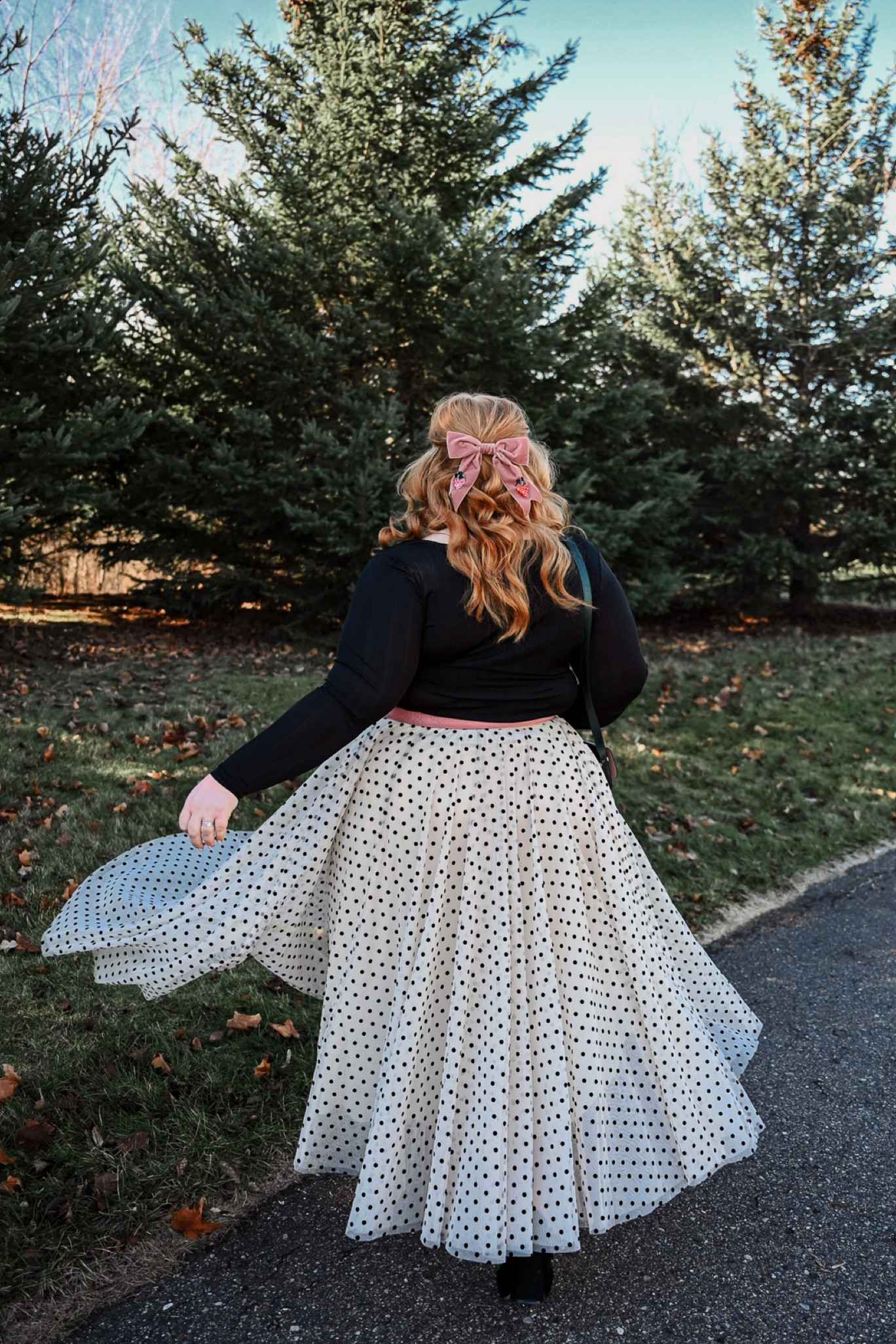 Bodysuit and Tulle Skirt Holiday Outfit 🖤🤍

#LTKMidsize #LTKPlusSize #LTKHoliday