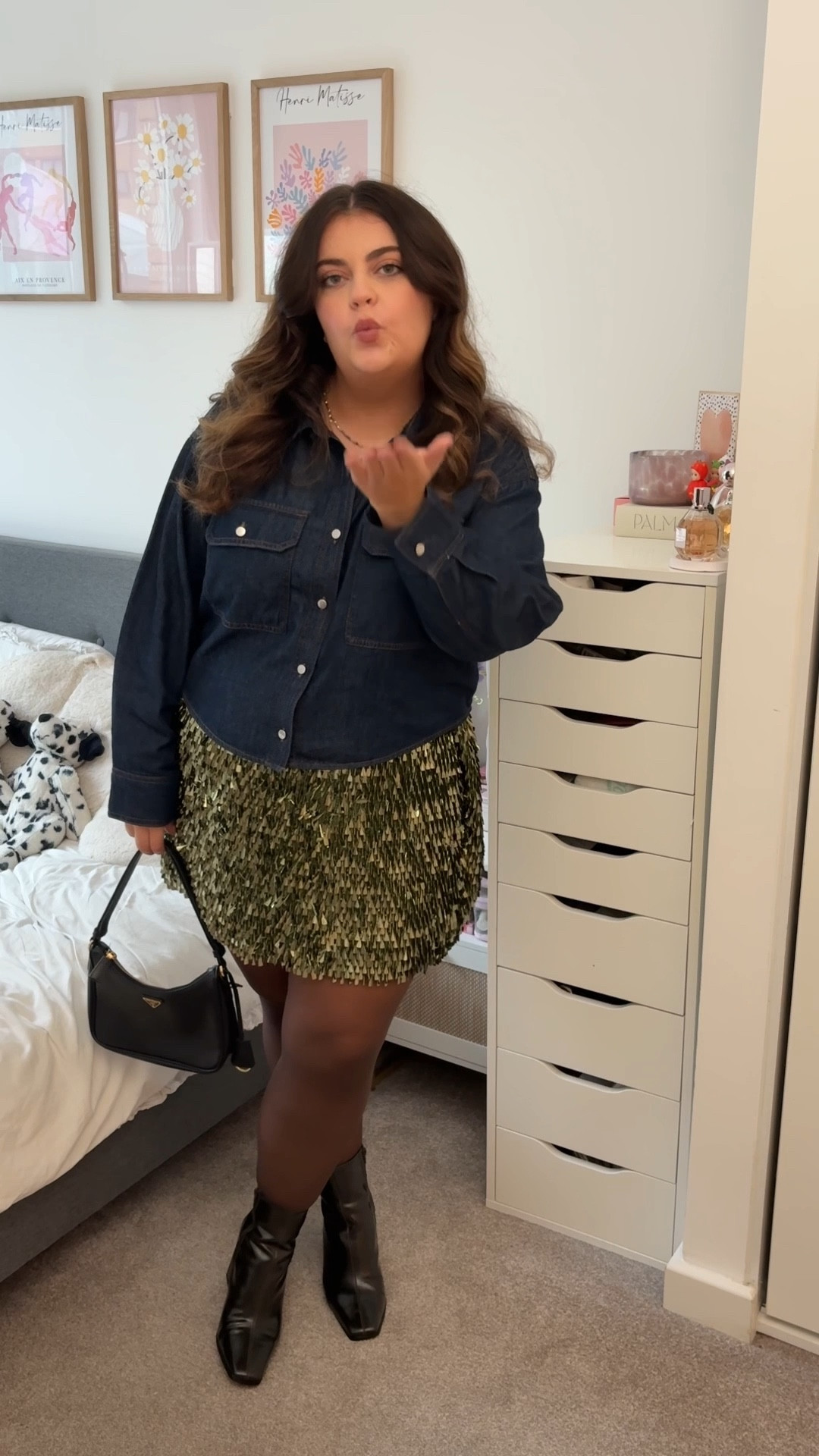 Green sequin skirt and denim shirt outfit 💘

Geeen sequin skirt, green a line skirt, mini skirt, Christmas outfit, festive outfit, Christmas outfit,

#LTKfestive #LTKuk #LTKmidsize