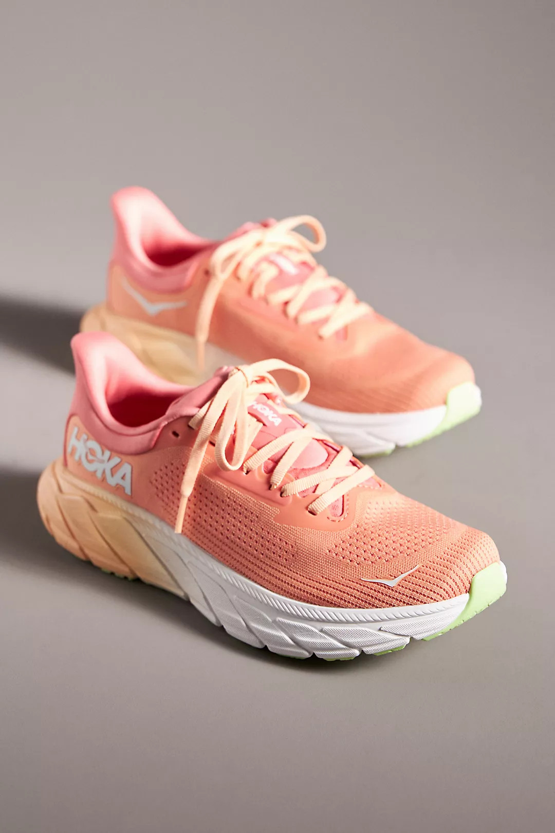 HOKA® Arahi 7 Sneakers | Anthropologie (US)