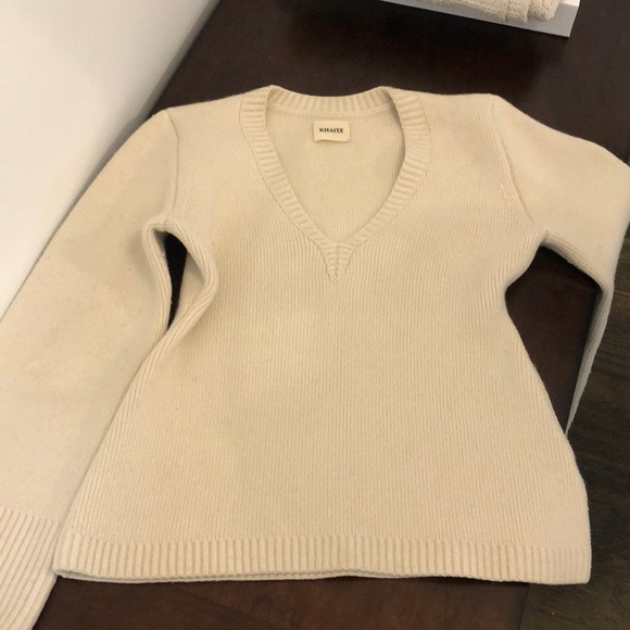 Khaite Claudia V-neck cashmere sweater - M | Poshmark