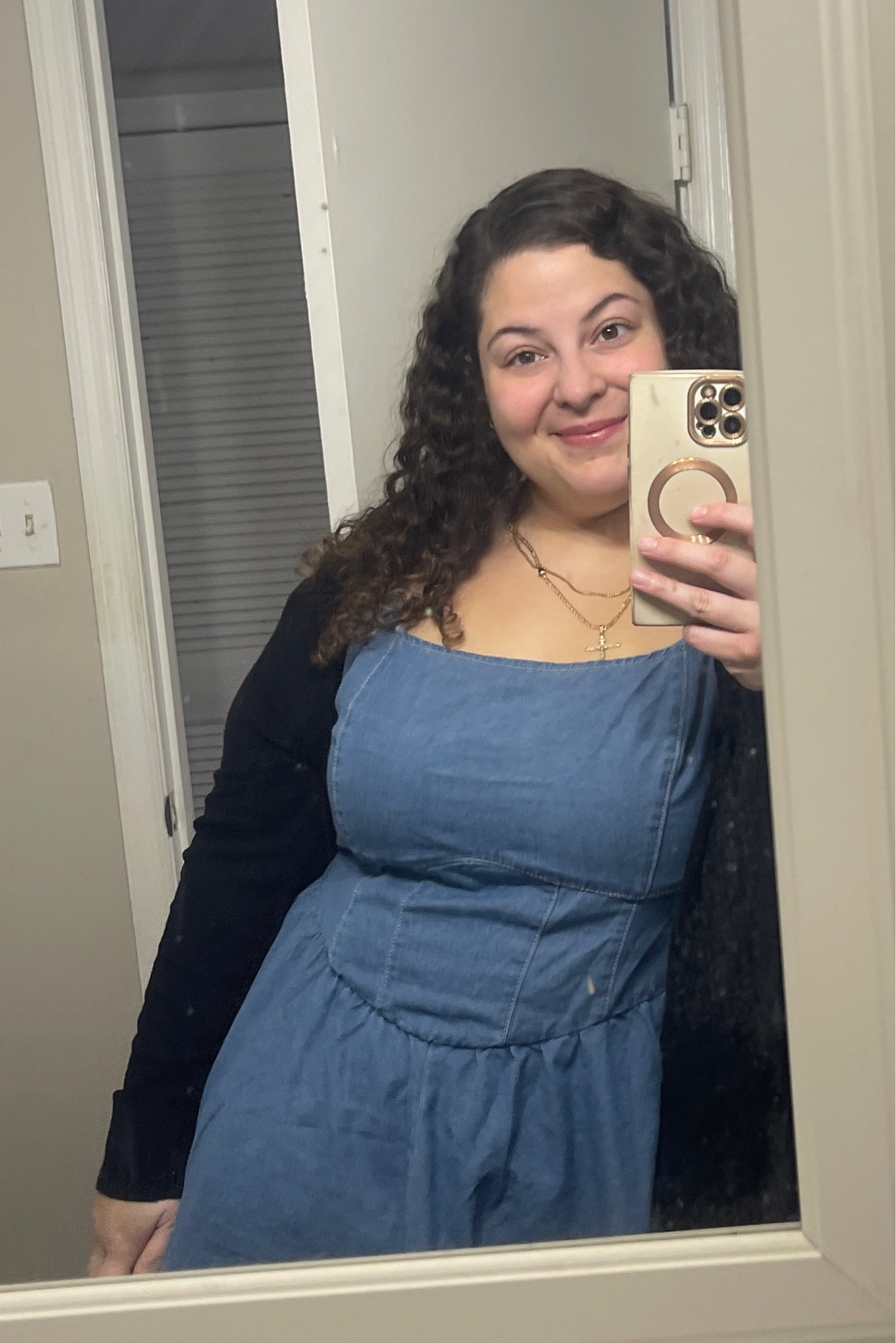 Jean dress + cardigan 


Casual plus size outfit , work wear , Jean dress , size 20 , plus size inspo , dress inspo , black cardigan , spring outfit , size 18 , mid size dresses , date night outfit , black sweater , 

#LTKPlusSize #LTKMidsize #LTKWorkwear