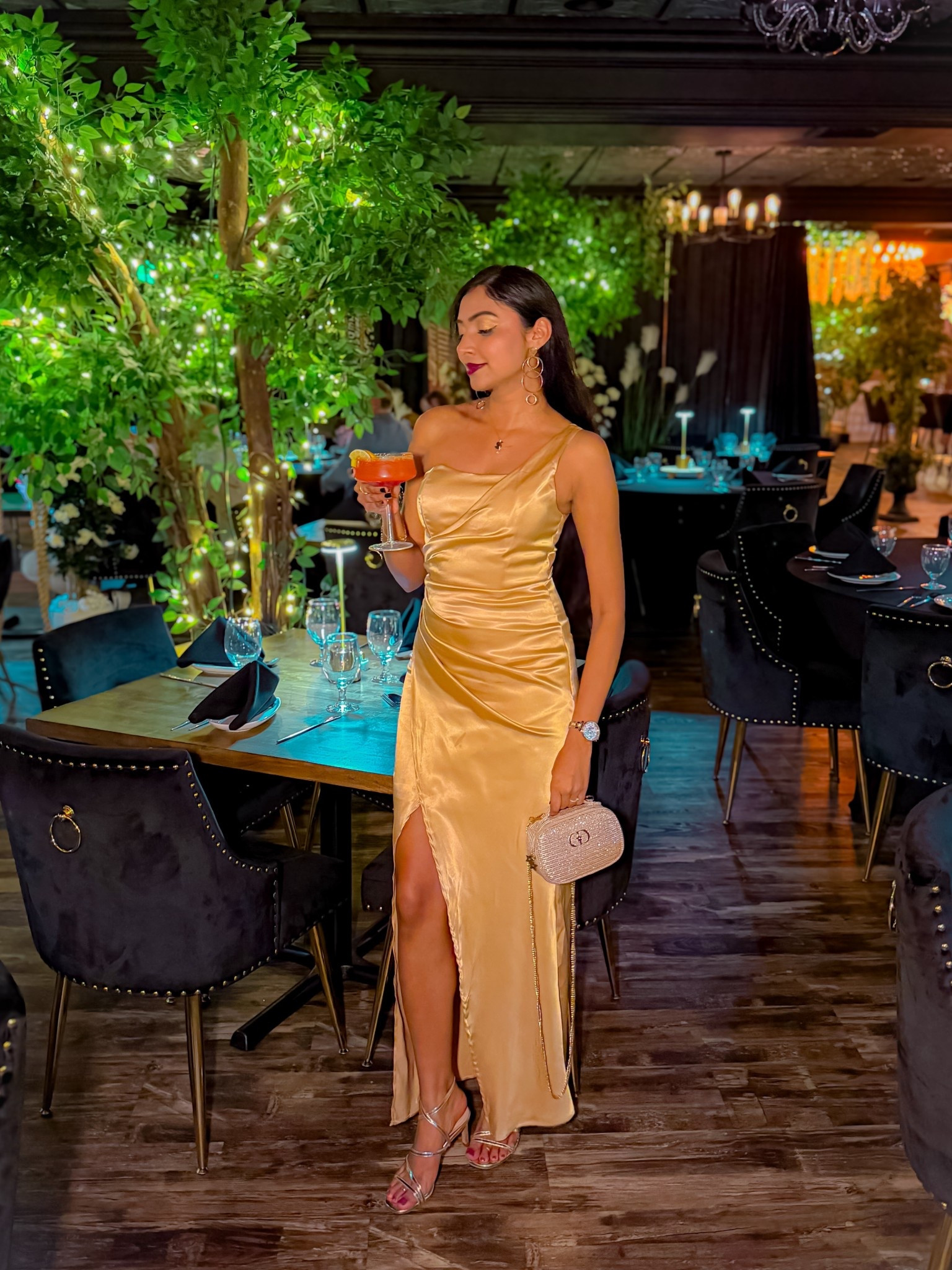 Holiday party outfit inspo✨

Party dress, party outfit, champagne dress, high slit dress, Swarovski necklace, Dior purse, party outfit inspo, birthday outfit, outfit inspo, ootd, outfit inspiration 

#LTKParties #LTKHoliday #LTKFindsUnder100