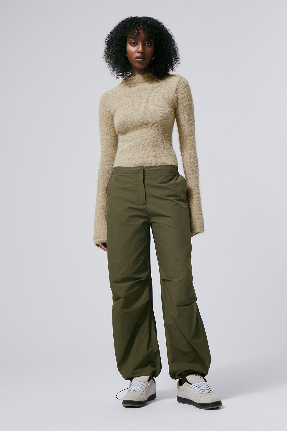 Trainingshose Nilo - Khakigrün - Trousers - Weekday DE | Weekday