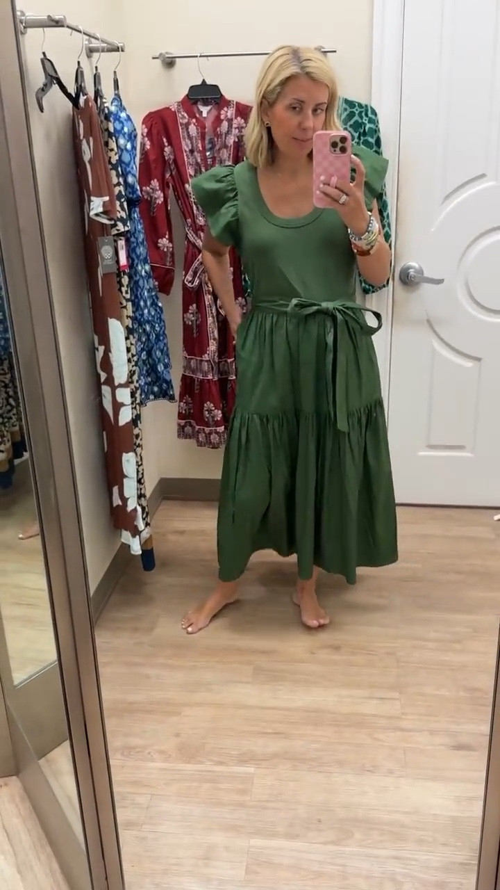 The cutest media dress and it comes in navy & pink. I’m in size small

#LTKdayinmylife #LTKootd #LTKmomlife