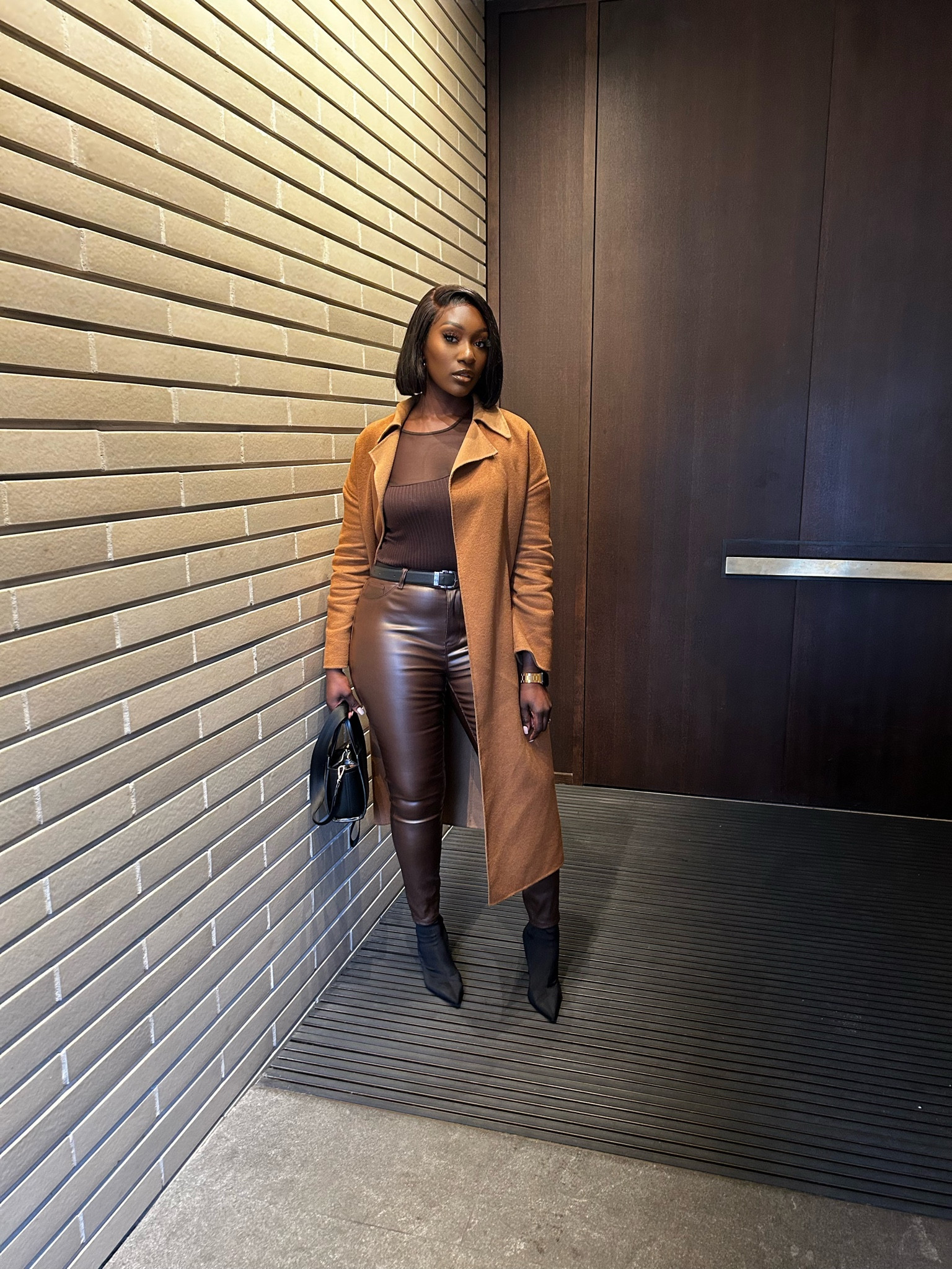 Warm tones outfit of the day


#LTKFind #LTKunder50 #LTKfit