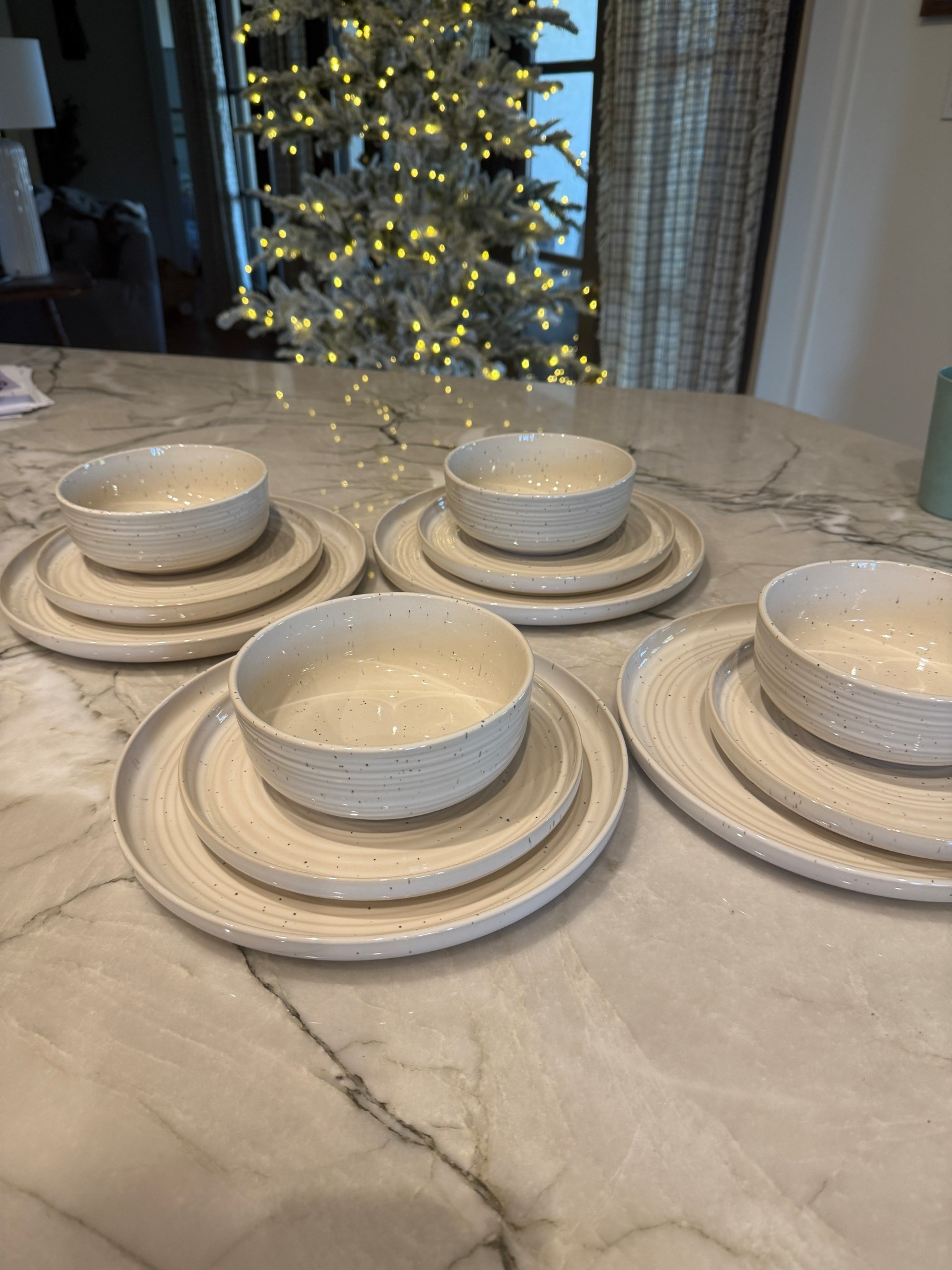 Wayfair ceramic plates 


#LTKHome #LTKHoliday #LTKGiftGuide