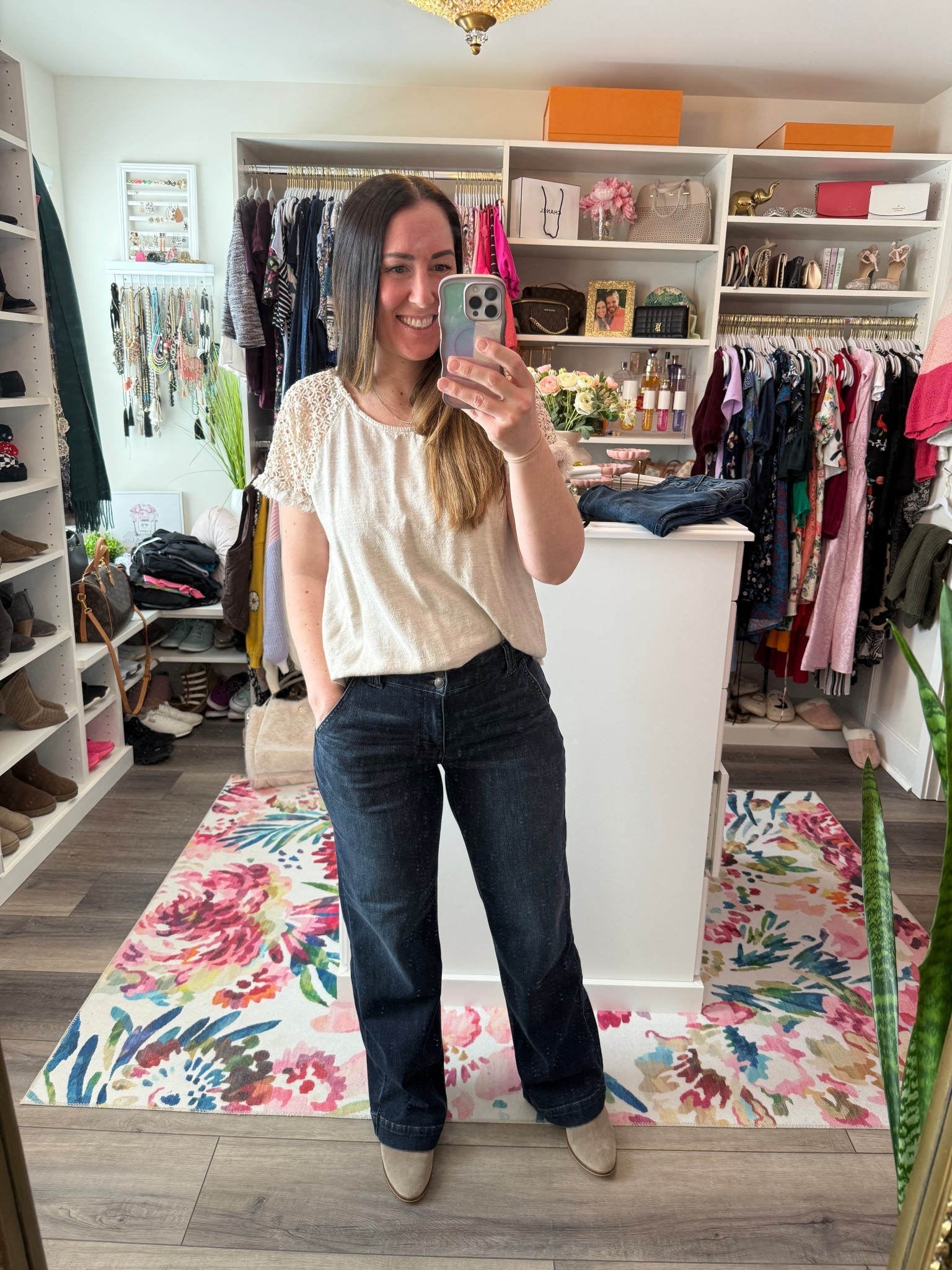 I love a good loose cozy jean! These new Judy Blue jeans from @emmalousboutique are PERFECT! 

#ad #emmalousboutique 

#LTKBeauty