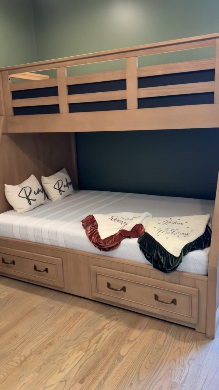 Kids bunkbed - toddler room 

#LTKKids #LTKWatchNow #LTKHome