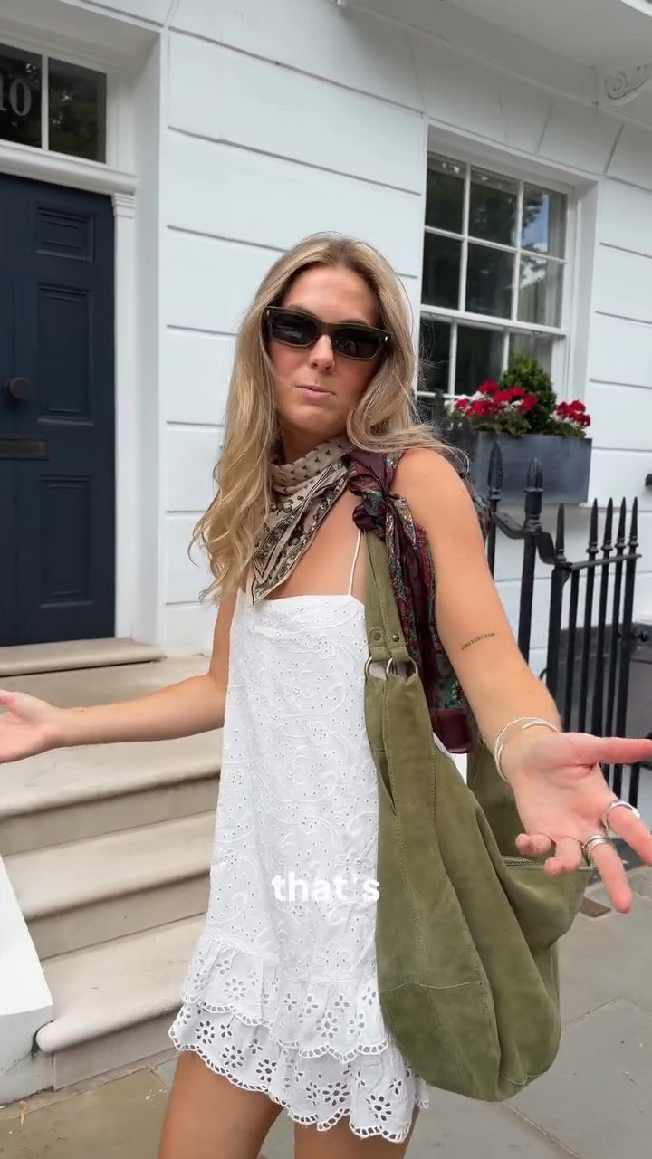 Nobody does summer in the city quite like @freepeopleeu . London approved.

#freepeople #summerinthecity #bohostyle #londonstyle pinterestgirl