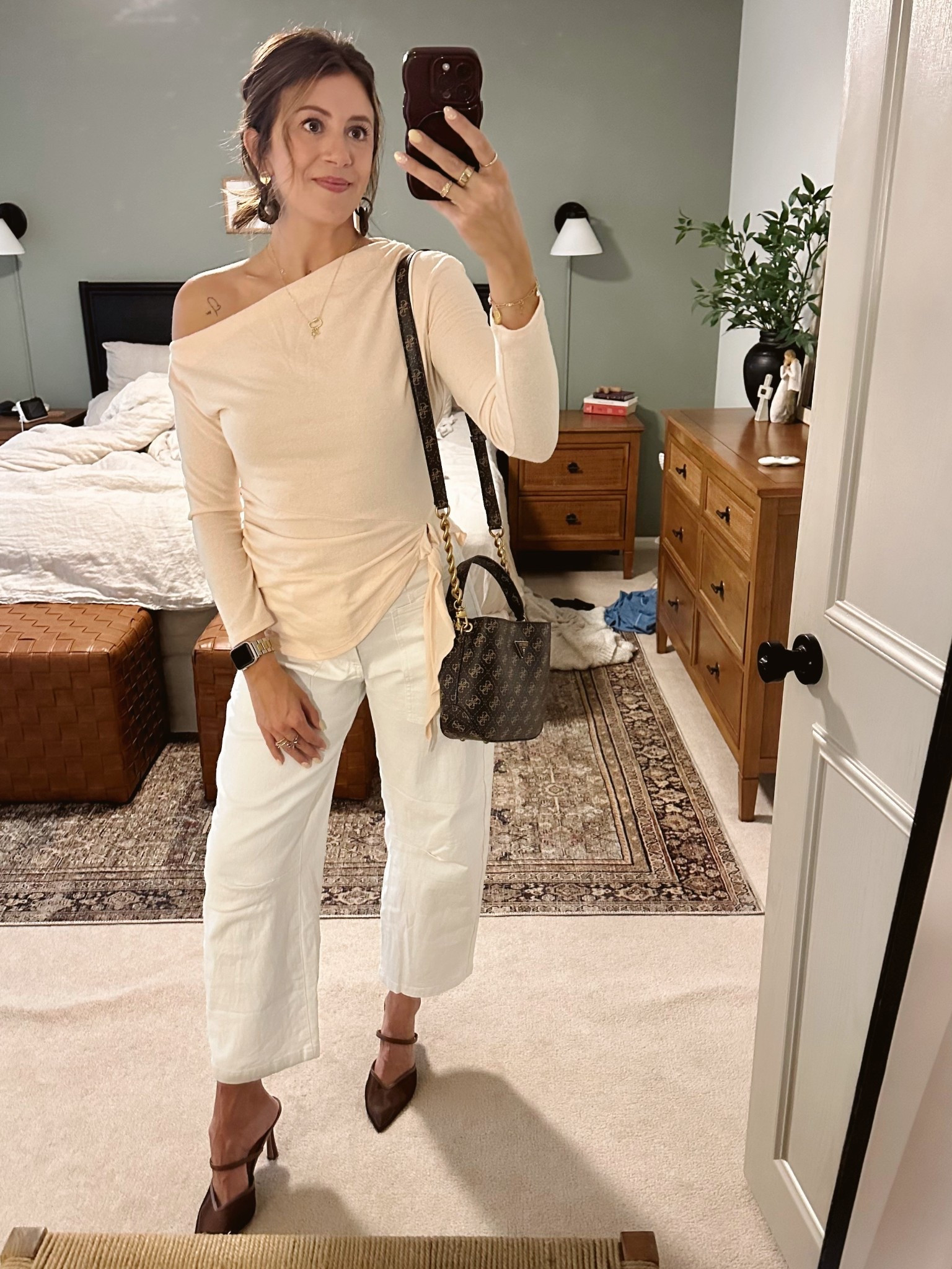 The hold that butter yellow has on me this season. Paired with my favorite Amazon barrel pants 🤌

#LTKFindsUnder50 #LTKSaleAlert #LTKSeasonal