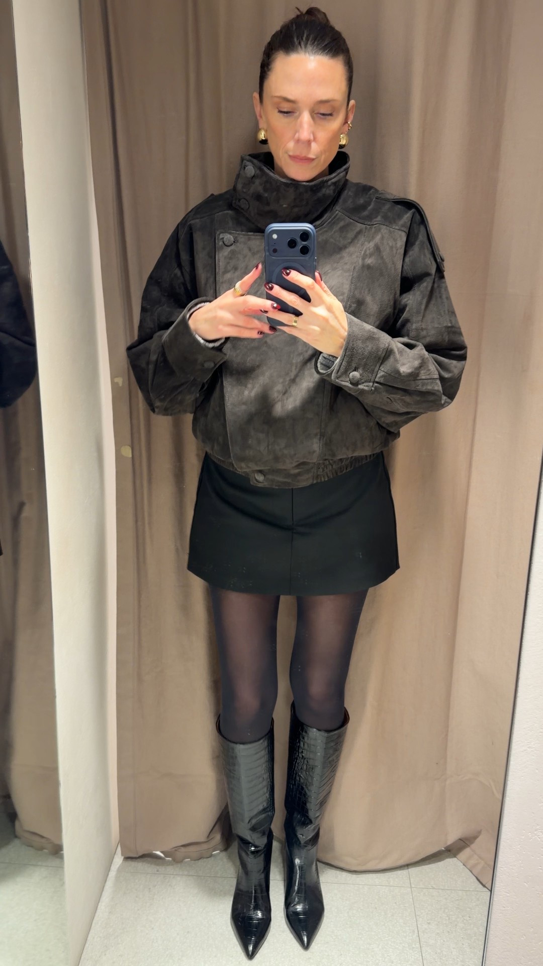 Stunning new Zara suede jacket! It’s the same as the viral black one in faux leather but I actually think I love this one more. Real suede. 

#LTKootd #LTKOver40 #LTKSeasonal