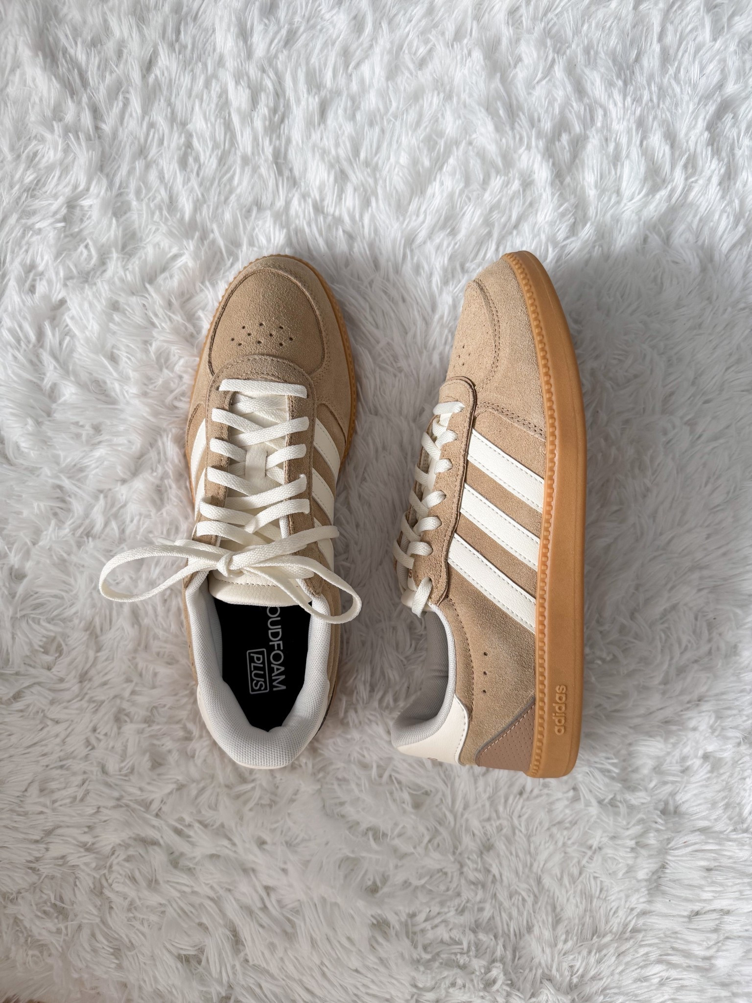 Sneakers

#LTKOver40 #LTKSpringSale #LTKActive