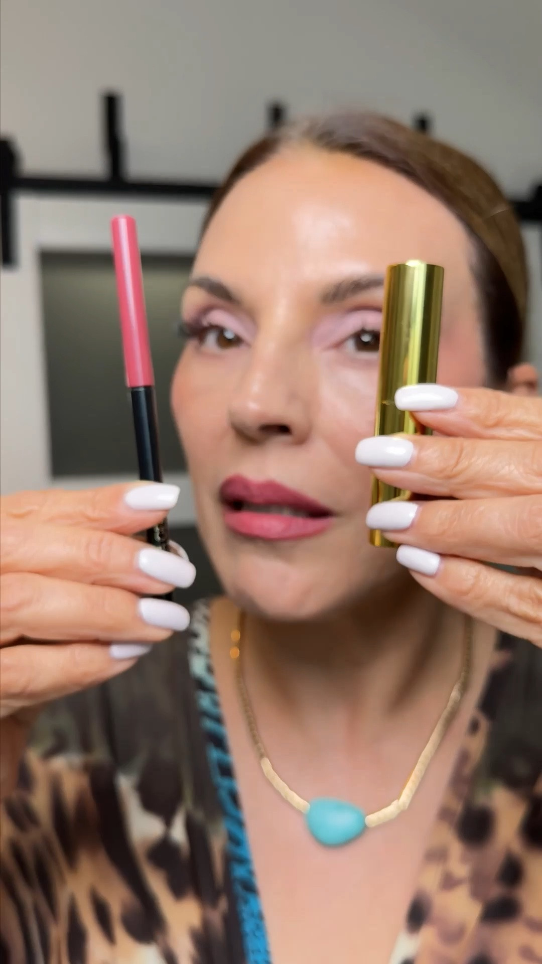 Maquillaje de labios

#LTKselfcare #LTKOver40 #LTKBeauty