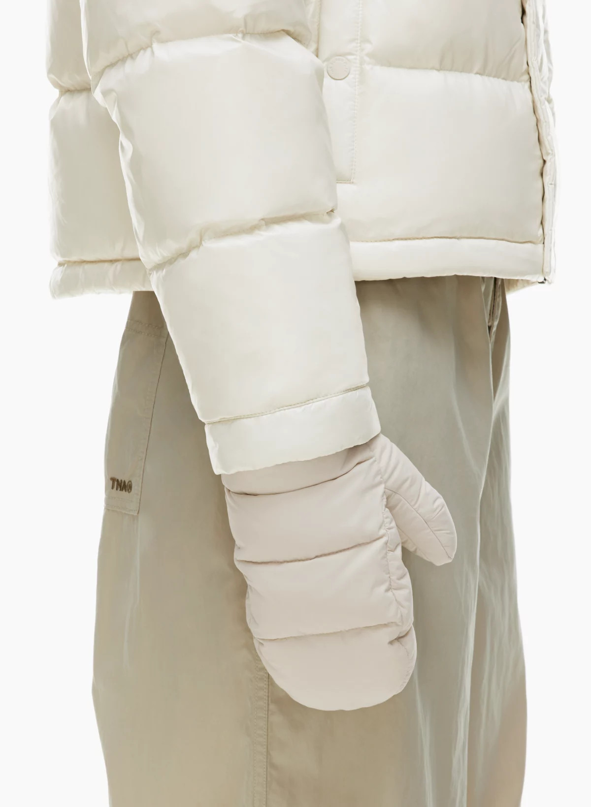 THE SUPER PUFF™ NEW MITTEN | Aritzia