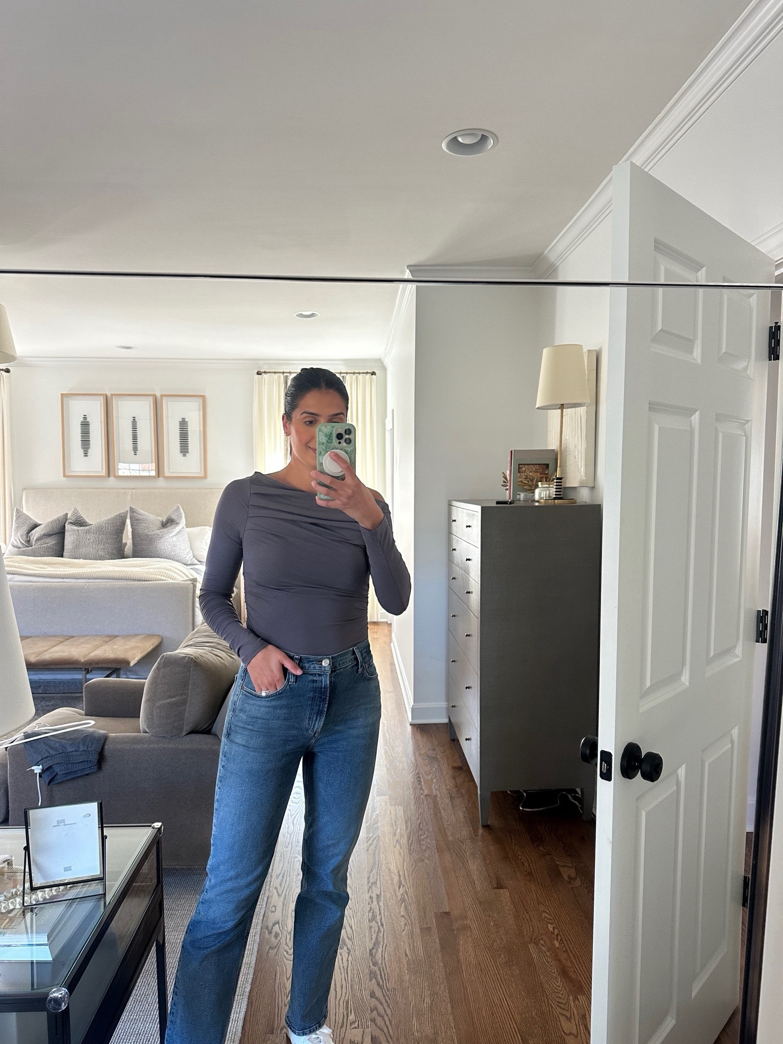 Amazon asymmetrical off-the-shoulder top! Wearing a medium!

Casual spring outfit - Amazon finds - Amazon fashion 

#LTKstyletip