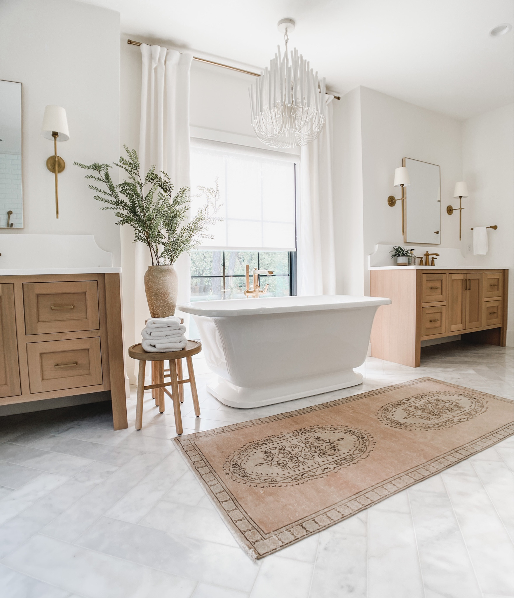 Bathroom — shop the look! 

#LTKsalealert #LTKhome #LTKSeasonal