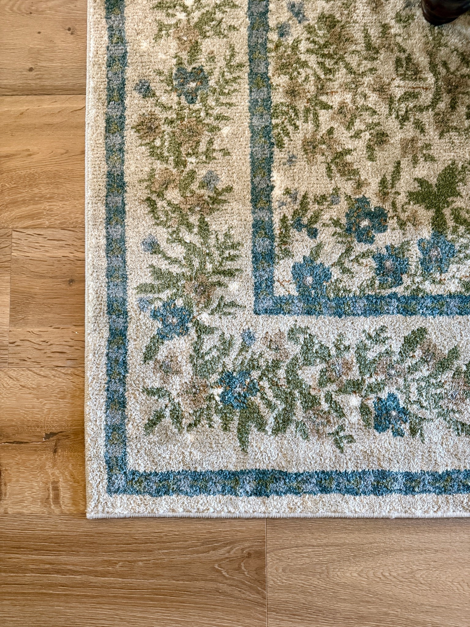 Gorgeous area rug! 

#LTKSaleAlert #LTKHome #LTKSeasonal
