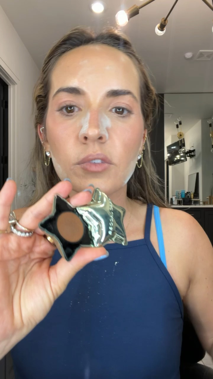 This eyeshadow is my new obsession! 🤎 It’s officially replacing my bronzer-on-the-lids trick.

eyeshadow, everyday makeup, mature skin makeup, neutral eye makeup, beauty favorites

#LTKOver40 #LTKselfcare #LTKBeauty