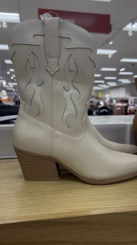 Women’s western boots
Cowgirl boots
Country concert



#LTKsalealert #LTKshoecrush #LTKfindsunder50