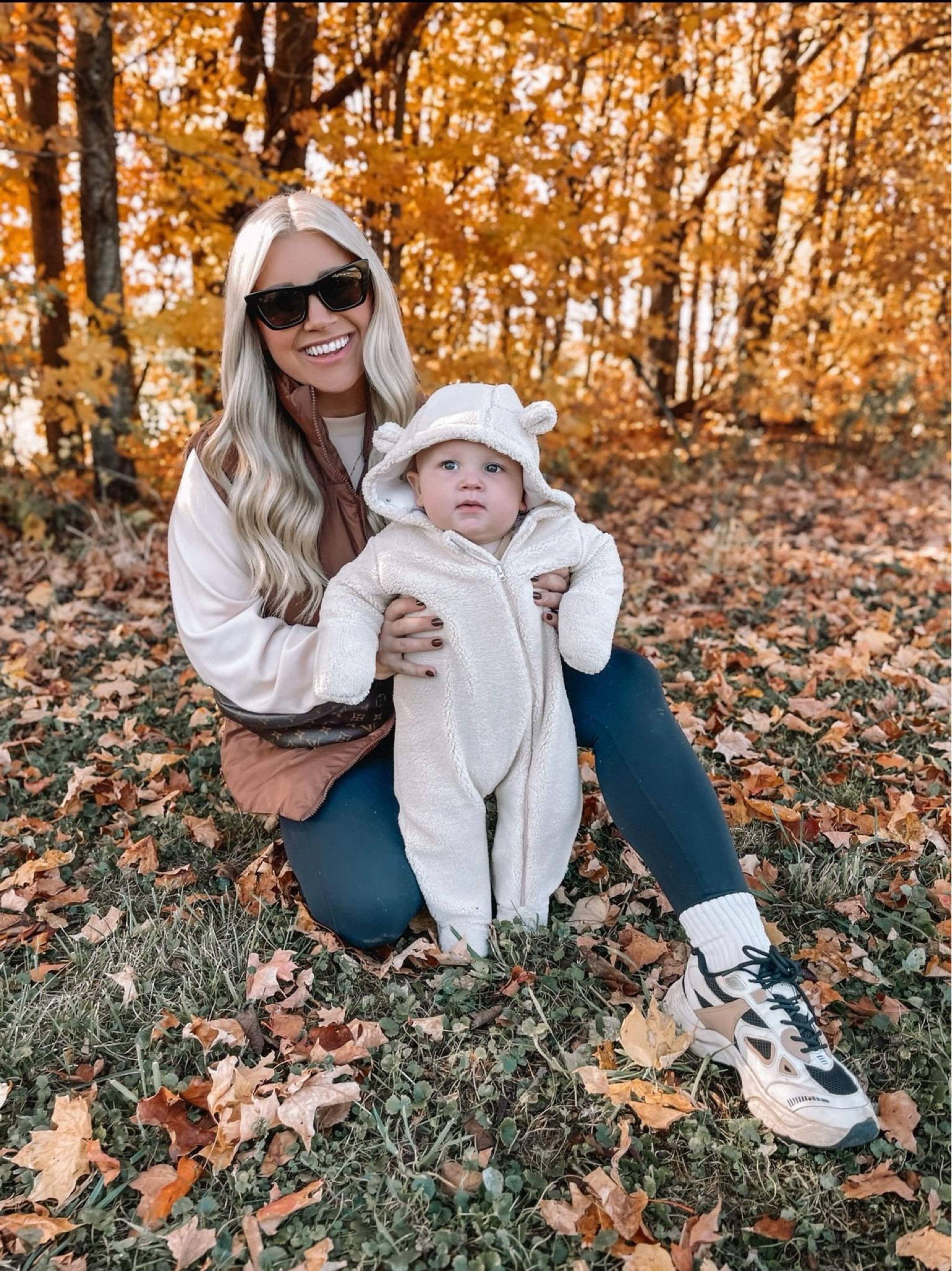 Two things I love: Fall in Michigan &    this  little bear 🐻 
•
•
•


#LTKFamily #LTKBaby #LTKStyleTip