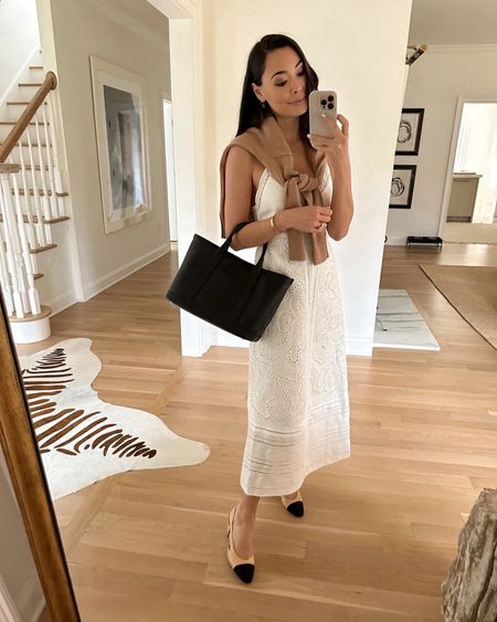 Kat Jamieson wears a classic black @michaelkors bag perfect for day or night. Handbag, purse, bags, it bag, spring outfits, spring outfit, neutral style. mkpartner #michaelkors

#LTKitbag #LTKSeasonal #LTKworkwear
