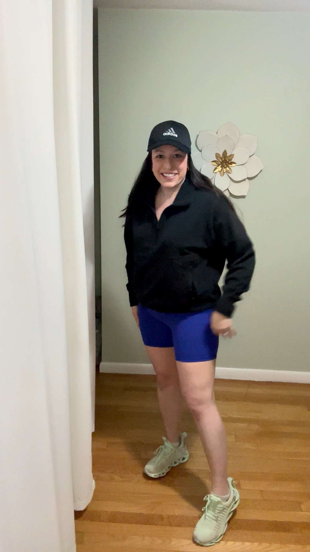 A sporty mom fit for toddler chasing days 

#LTKmomlife #LTKdayinmylife #LTKootd