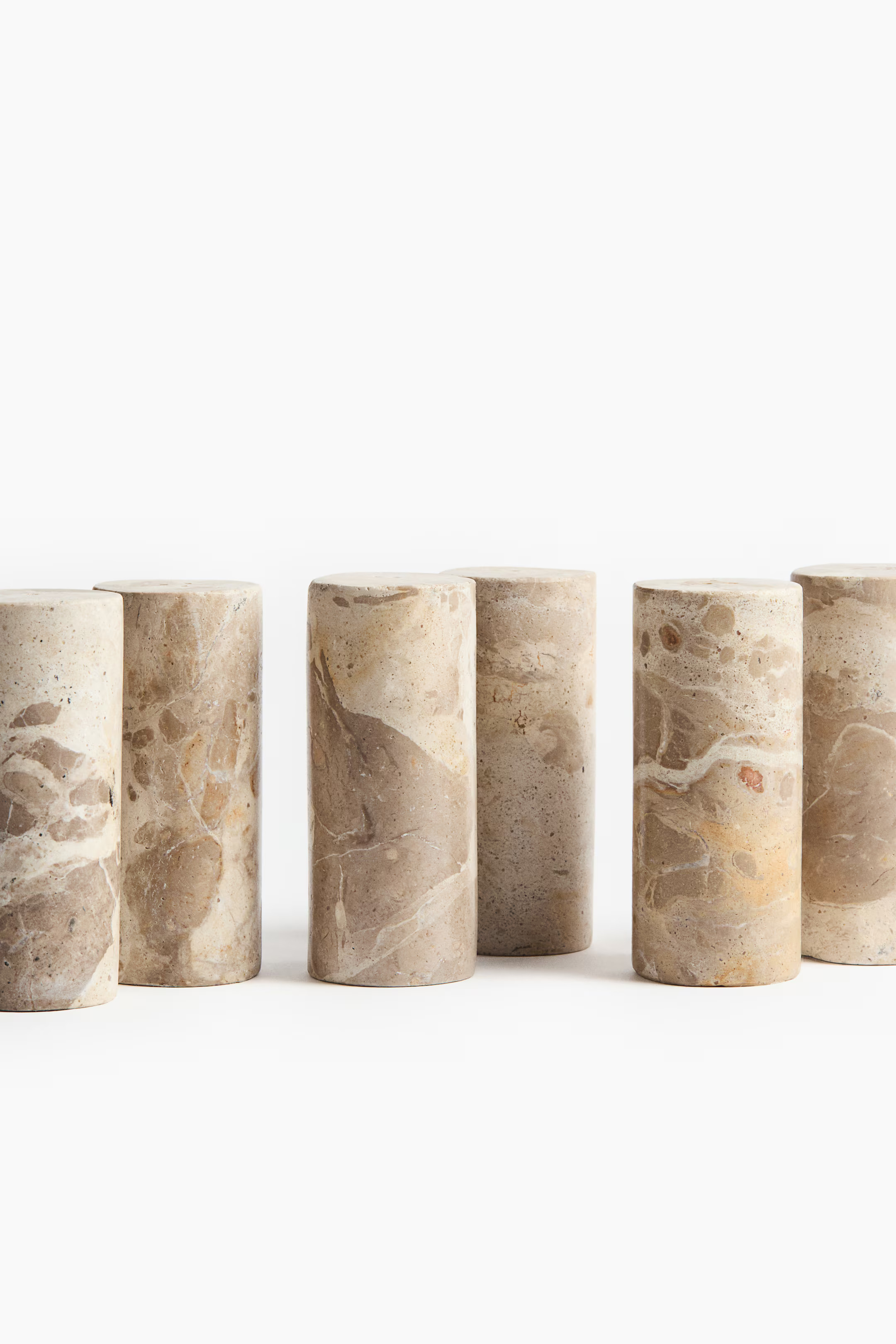 Marble salt and pepper shakers | H&M (UK, MY, IN, SG, PH, TW, HK)