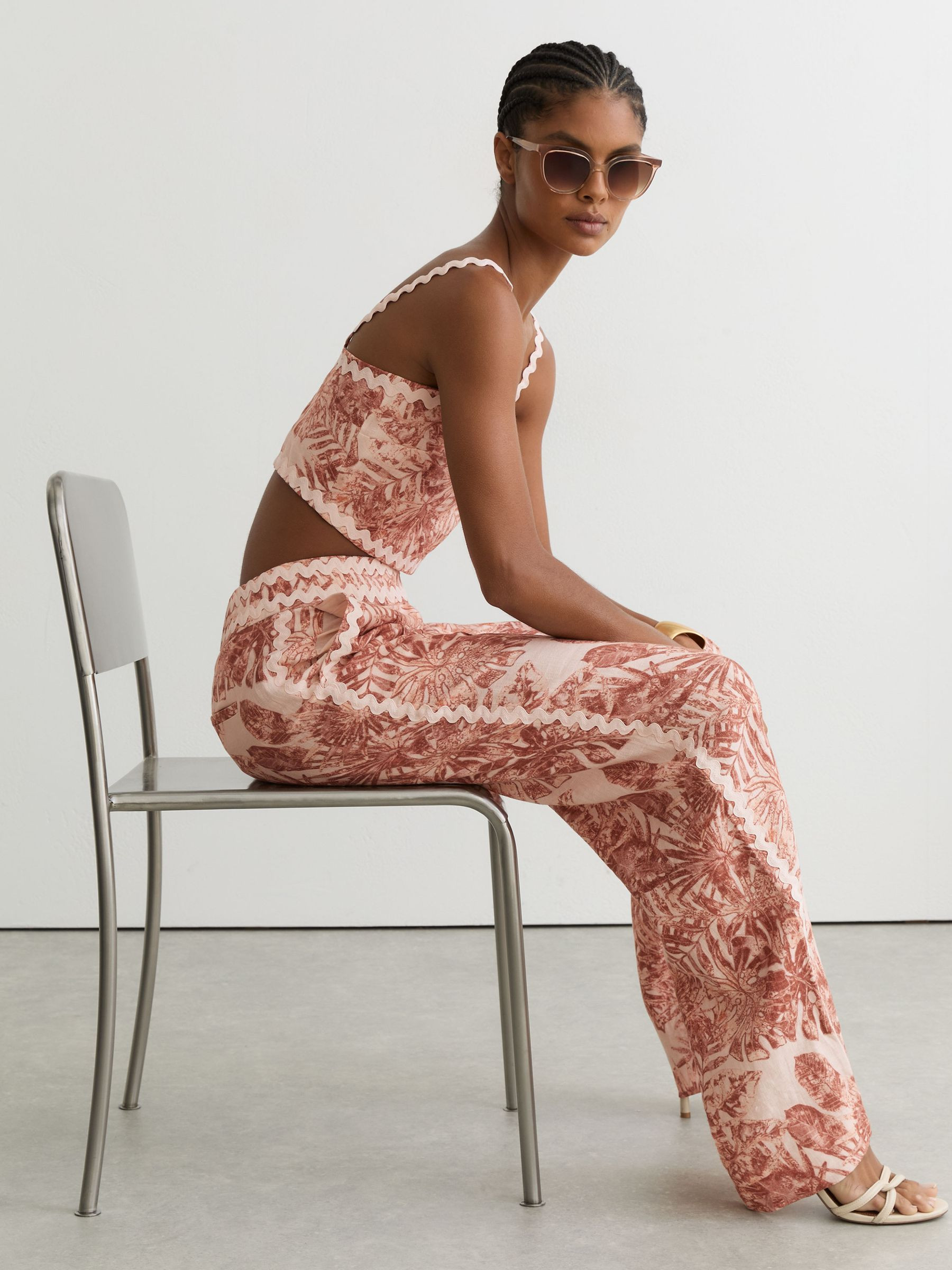 Petite Linen Wave-Trim Wide-Leg Trousers in Pale Pink | Reiss US