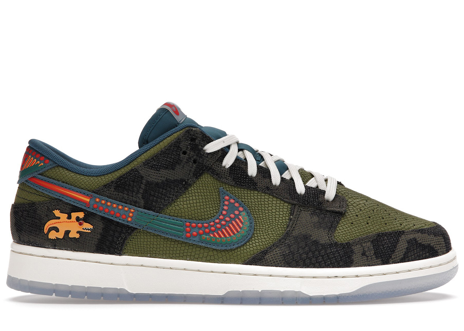 Men's Nike Dunk Low Siempre Familia Sneakers in Carbon Green/Rift Blue/Sail | StockX