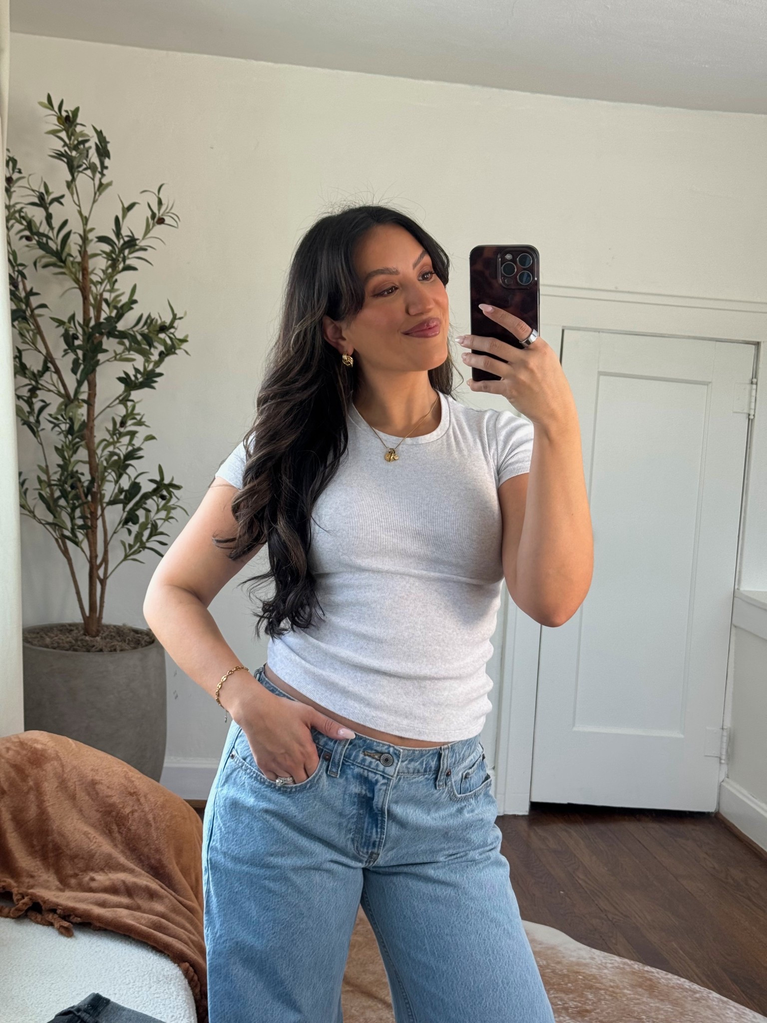 Two of my favorite basic pieces I own!

Gray ribbed tee- small
Low rise jeans – 27 short (on sale with code “DENIMAF”)

#LTKSaleAlert #LTKootd #LTKPetite
