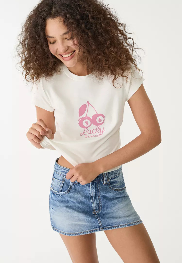 Cherry print fitted T-shirt | Stradivarius (UK)