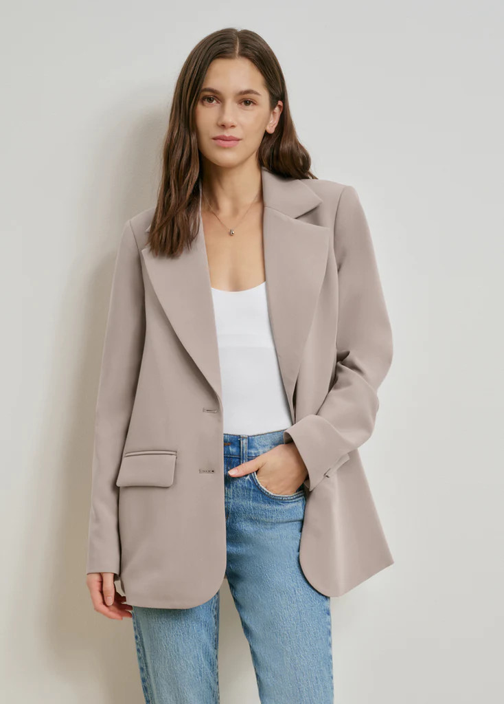 THE FAVORITE OVERSIZED BLAZER | Favorite Daughter