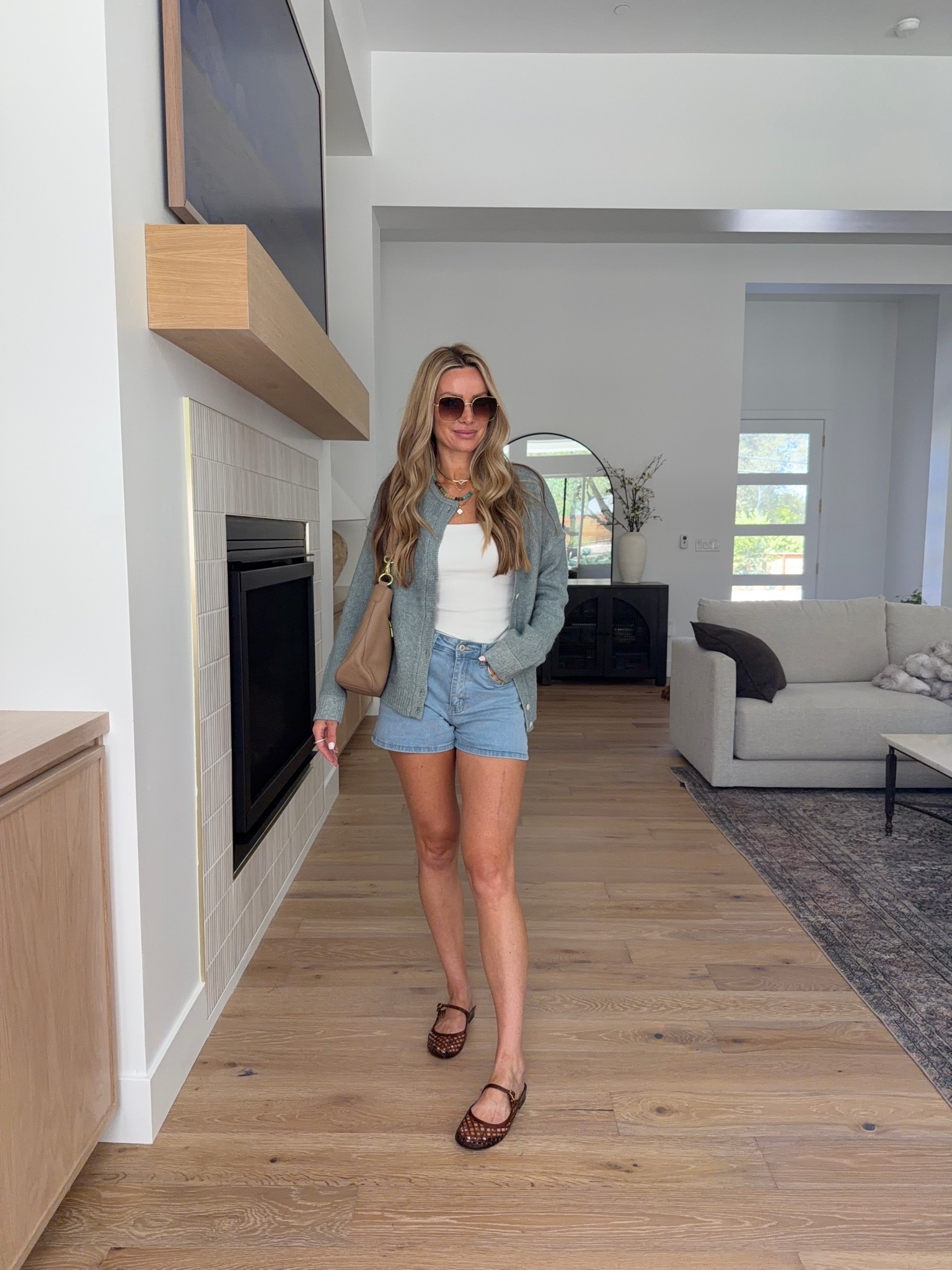 The Amazon capsule wardrobe that’s making getting dressed so much easier. 🤍
Comment AMAZON and I’ll send you details 

These are the pieces I keep reaching for because they all work together. Mix and match them, dress them up or down, and you’ll have outfits for errands, brunch, work, travel, and everything in between.

✔️ Closet staples you’ll wear on repeat
✔️ Easy neutral colors that pair with everything
✔️ Comfortable, flattering, and affordable
✔️ Endless outfit combinations without spending a fortune

If you’re trying to build a wardrobe that feels effortless, these are the Amazon finds I’d start with. They’re the kind of pieces you’ll still be reaching for next season.

Everything is linked in my Amazon storefront! Which outfit would you wear first? 🤍

#amazonfashion #amazonfinds #capsulewardrobe #neutralstyle #amazonstyle