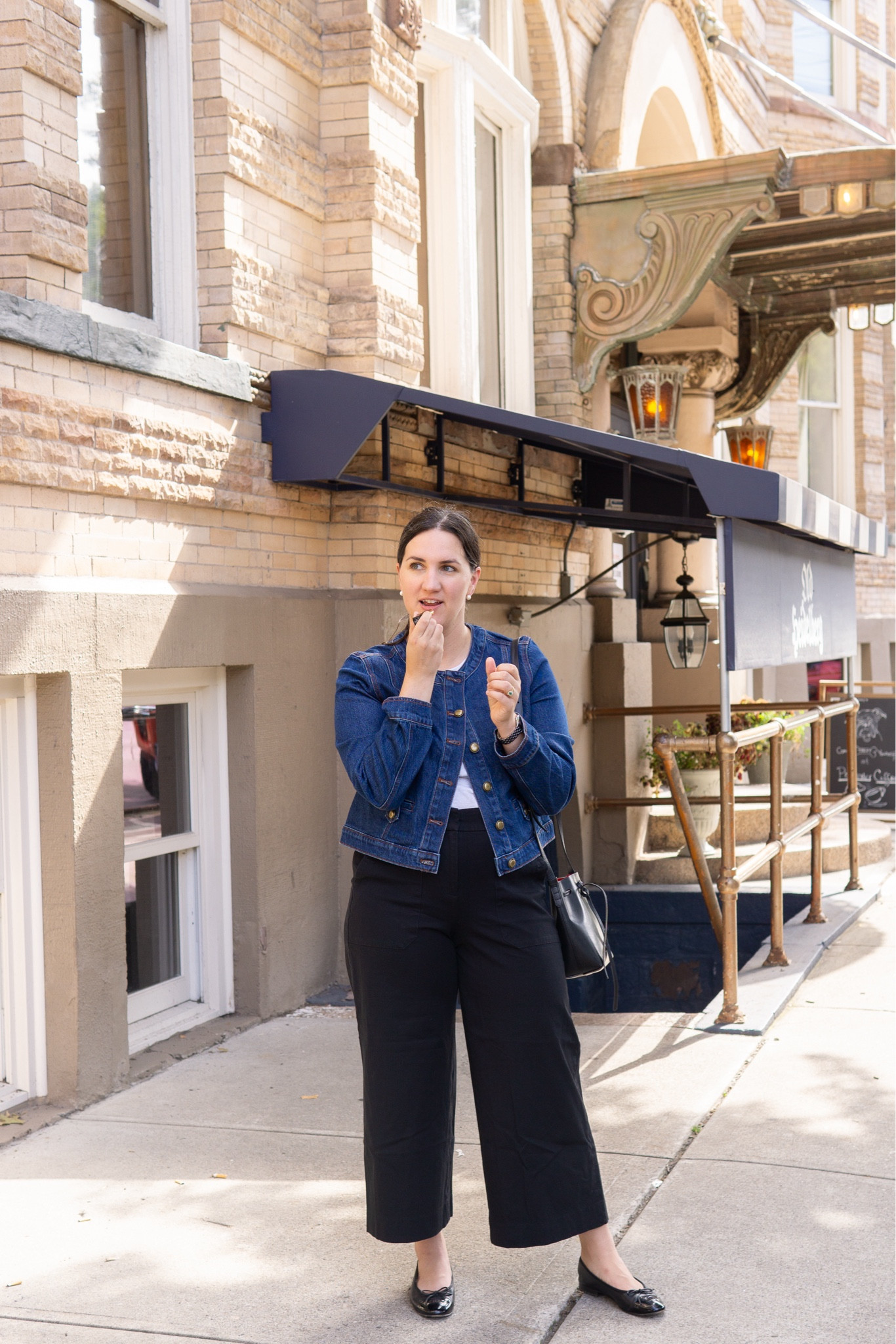 In today’s episode… ✨

Loving this denim jacket from @loft. It’s an elegant update to a Fall staple. PLUS it’s 40% off! Who doesn’t love a good sale? 🍂

Comment SHOP for outfit details! 💙

#LTKFindsUnder100 #LTKMidsize #LTKSaleAlert