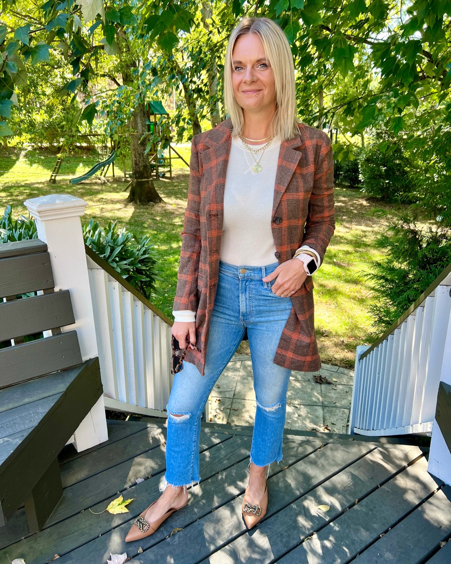 Longline blazer + distressed denim 🤎