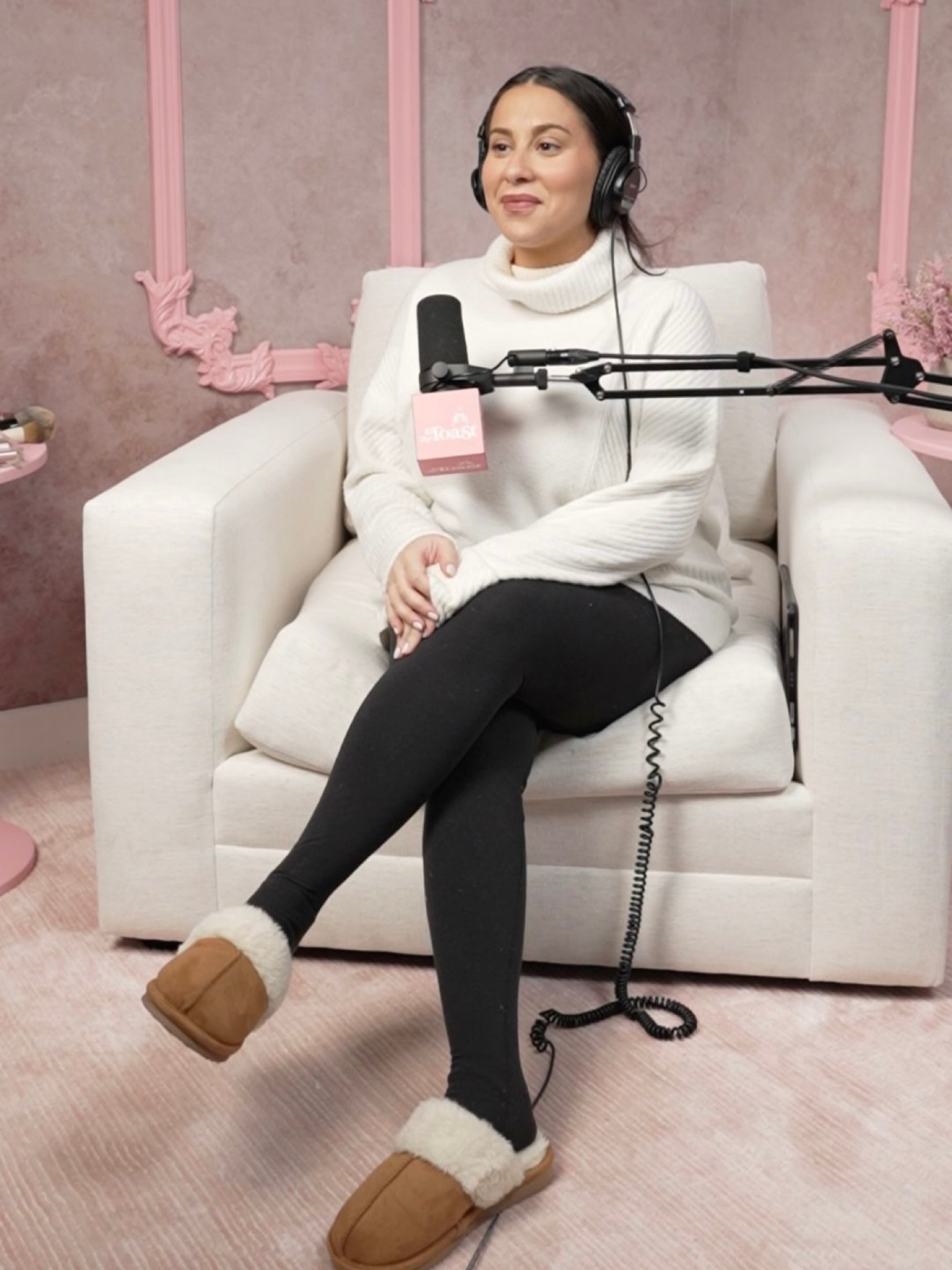 Today’s episode of The Toast is live! Grab yar pillow humping saddles or someone you love cause it’s HUMP DAY!

#LTKFindsUnder100 #LTKStyleTip #LTKFindsUnder50