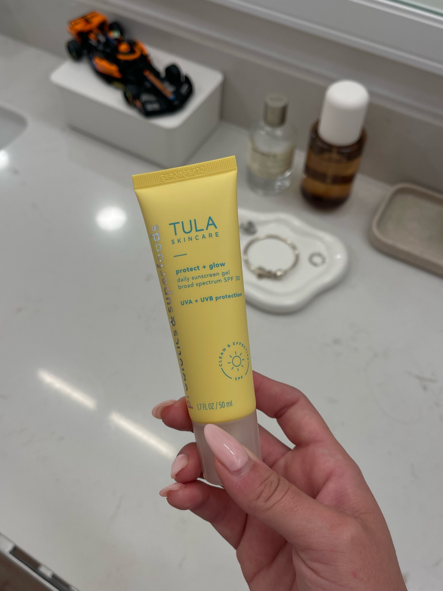 spf 💛 

Tula, Tula skincare, skincare, spf, sunscreen, glow, glowy skin 