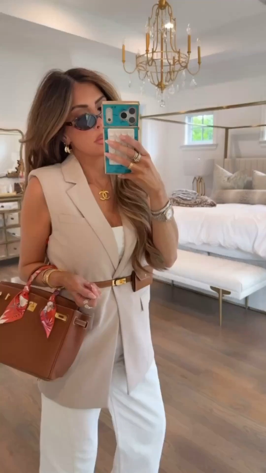 Last chance to shop NSALE!! Wearing a small in the blazer and tank and a US 4 in jeans! 

Nordstrom sale
Nordstrom finds
Nordstrom jewelry
Workwear outfits 
Nordstrom beauty 
Gemme beauty
Emily Ann Gemma