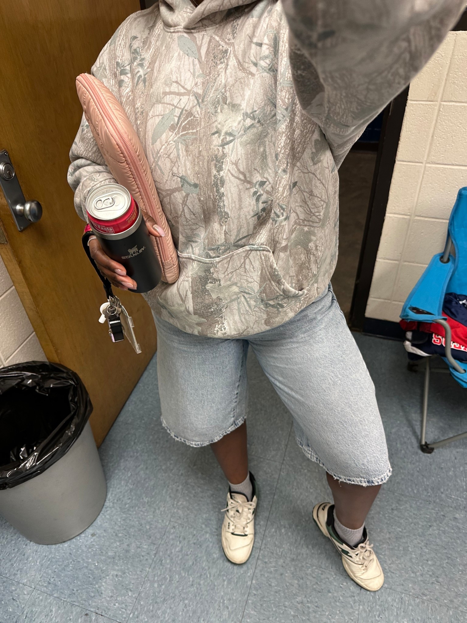 Comfy transition hoodie for spring . Wear a size small . 

#LTKootd #LTKspringtrends #LTKSeasonal