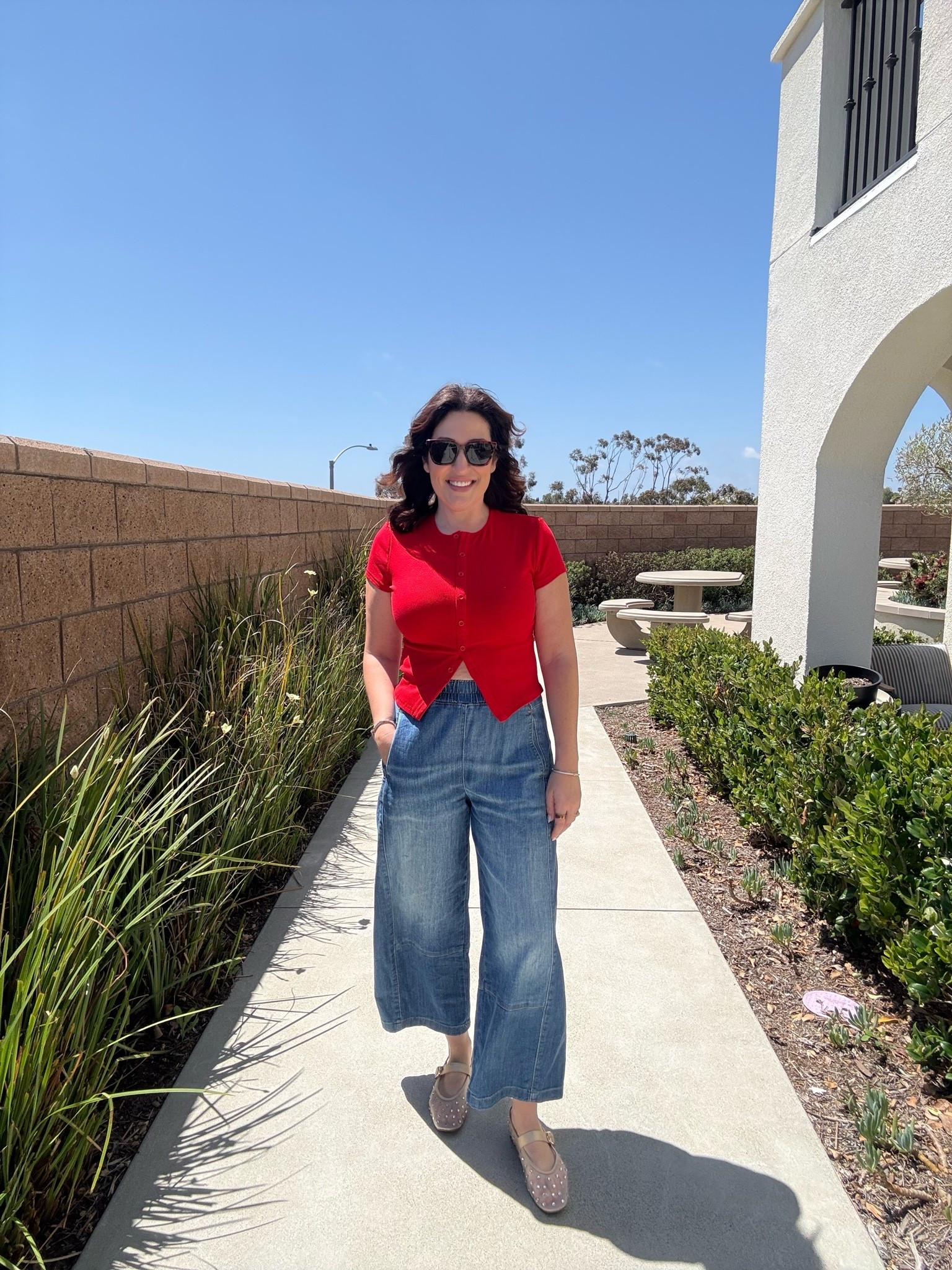 This shirt comes in so many colors! Loving barrel jeans right now, and these have a stretchy waist!

#LTKmomlife #LTKootd #LTKgrwm