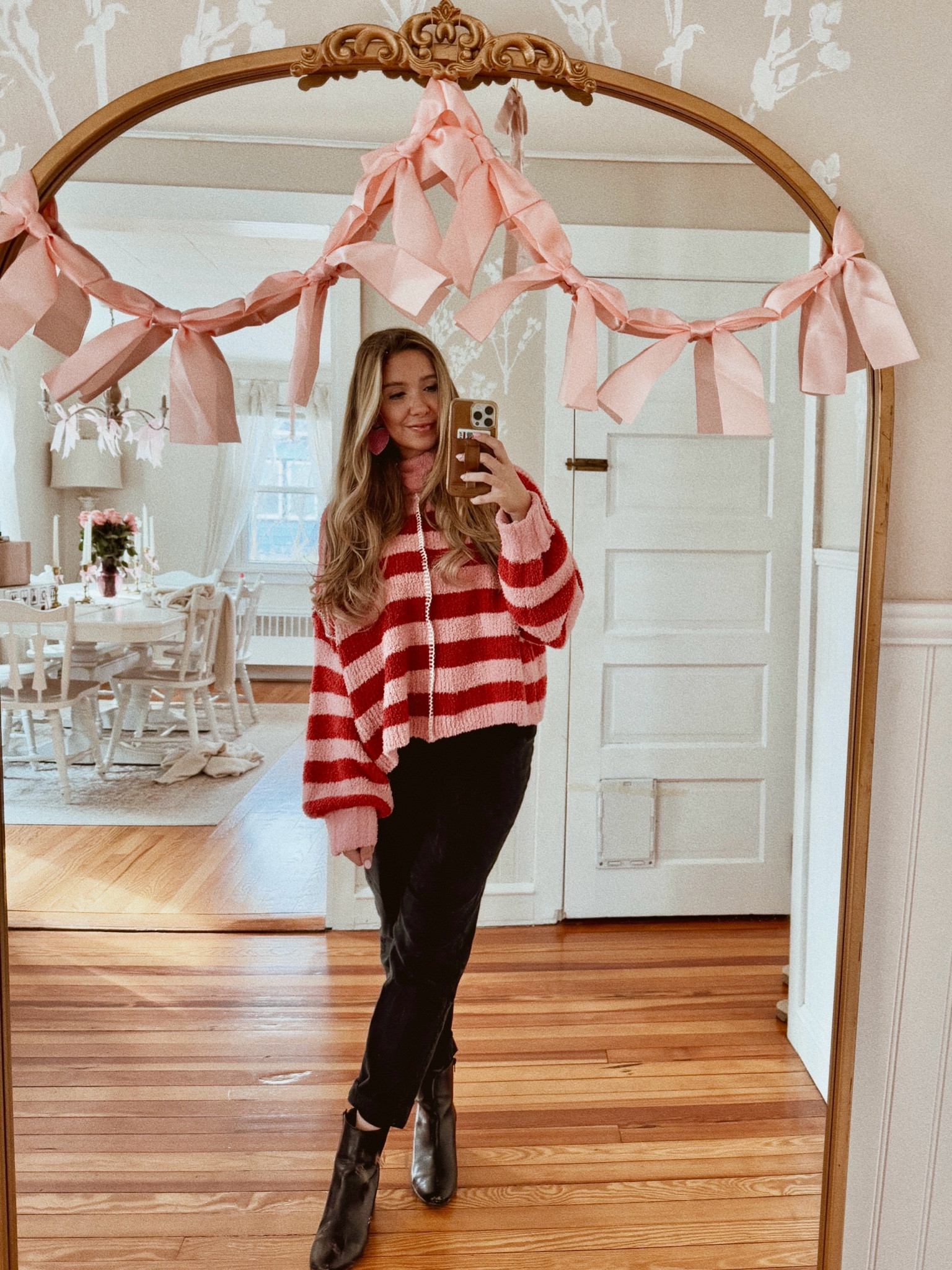 valentine’s day ootd 🩷❤️✨

sweater is the Ruby Striped Turtleneck Top from from Three Bird Nest🫶🏼 use code ASHLEY20 for $$ off!

#LTKStyleTip #LTKSeasonal #LTKFindsUnder50