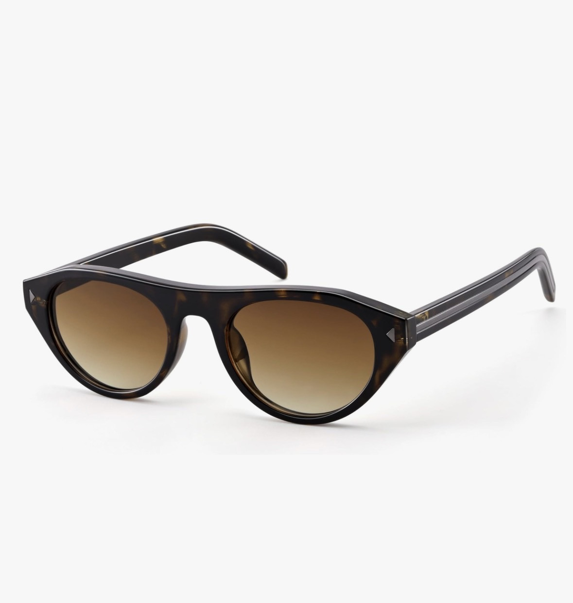 Like the #pradasunglasses but not the #prada price this #pradadude with only $15 #sunglasses
