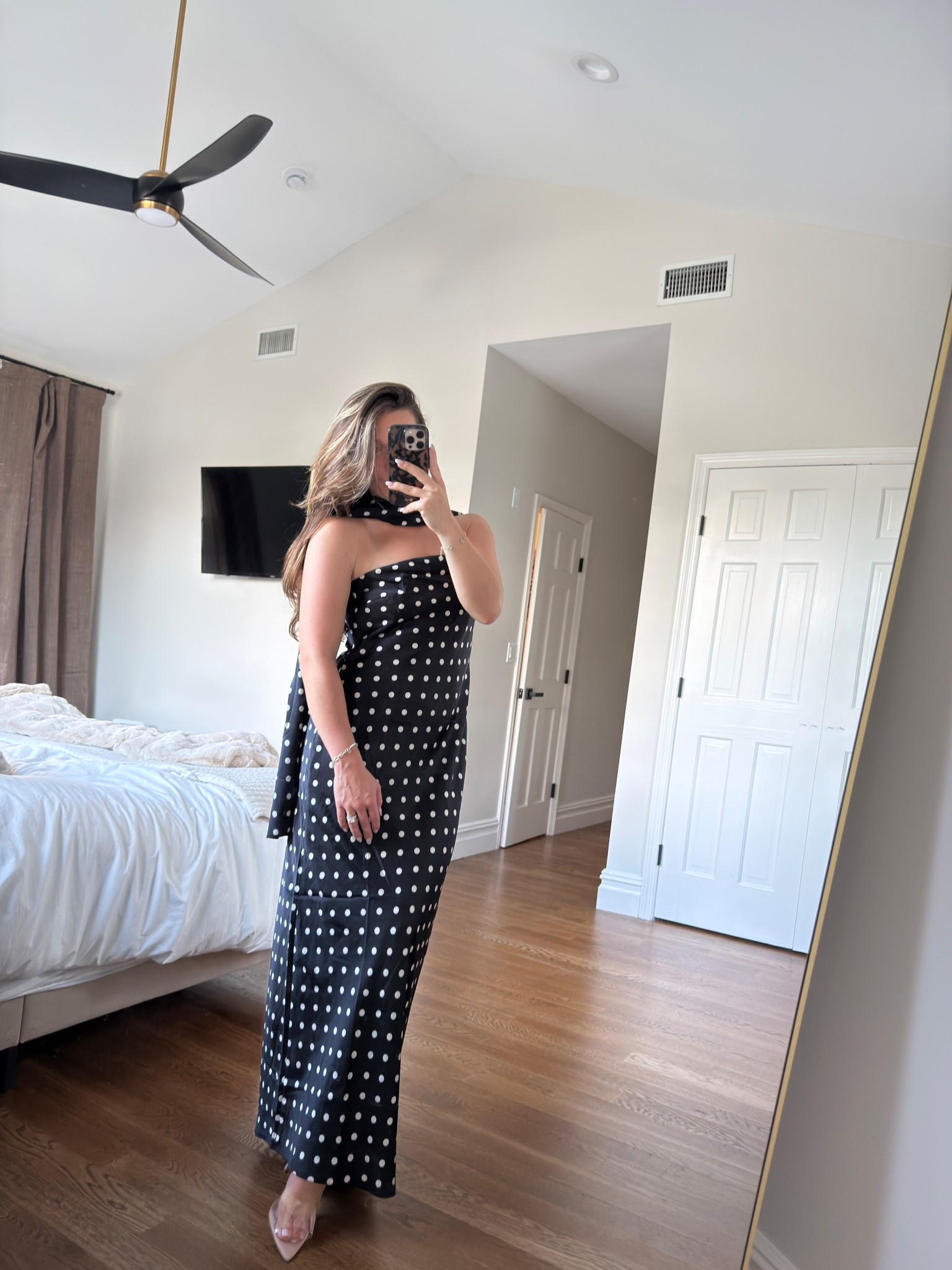 Black and white polka dot dress from Abercrombie. This is size medium it def runs big it was falling down on me 

#LTKStyleTip #LTKParties #LTKSeasonal