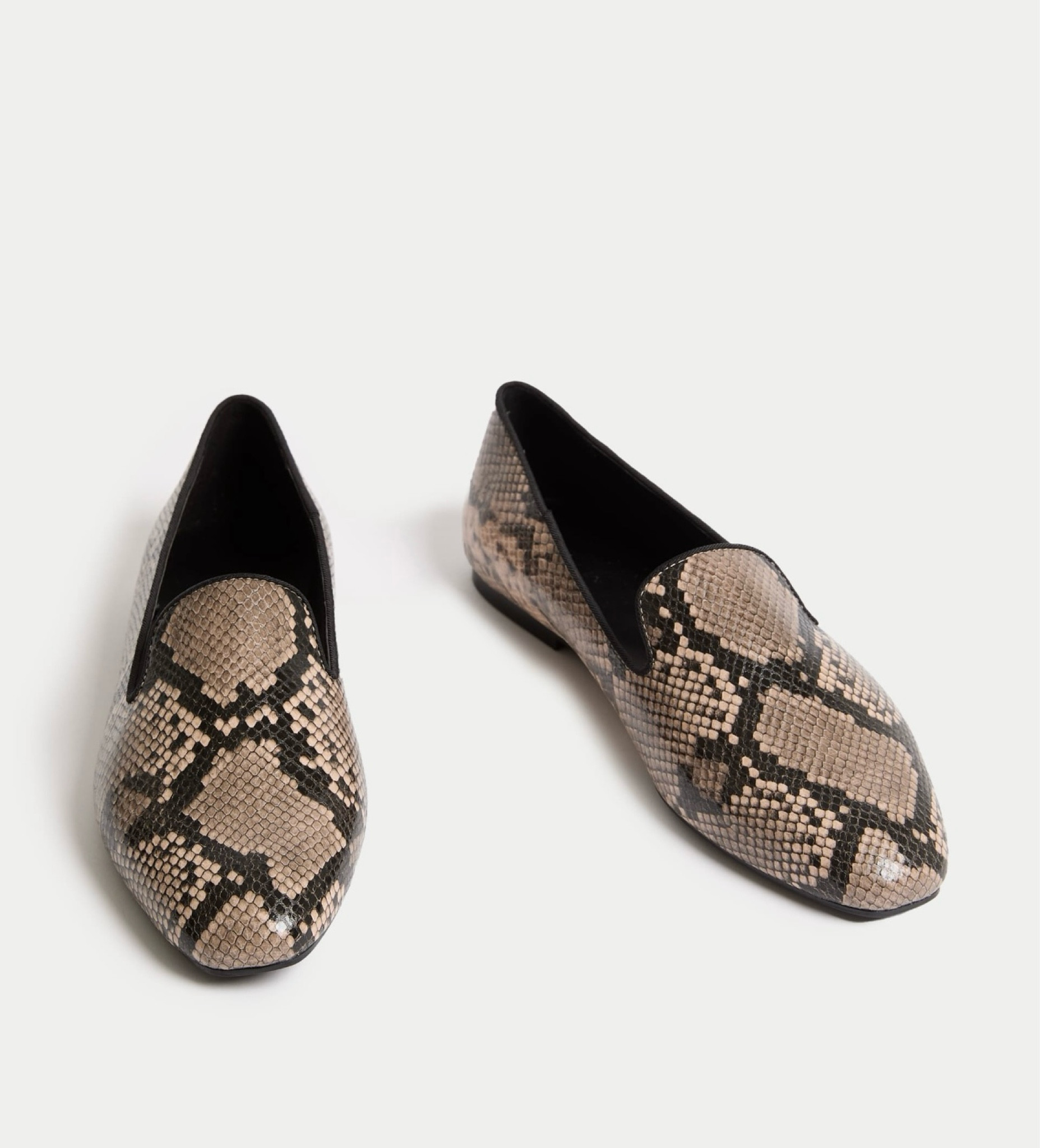 I’ve had snakeskin loafers just like these for years and I’m asked about them all the time. I’ve never been able to find a great alternative - until now!  Finally, a pair of snakeskin loafers I can recommend. Honestly, they go with everything x

#LTKover50style #LTKstyletip #LTKuk