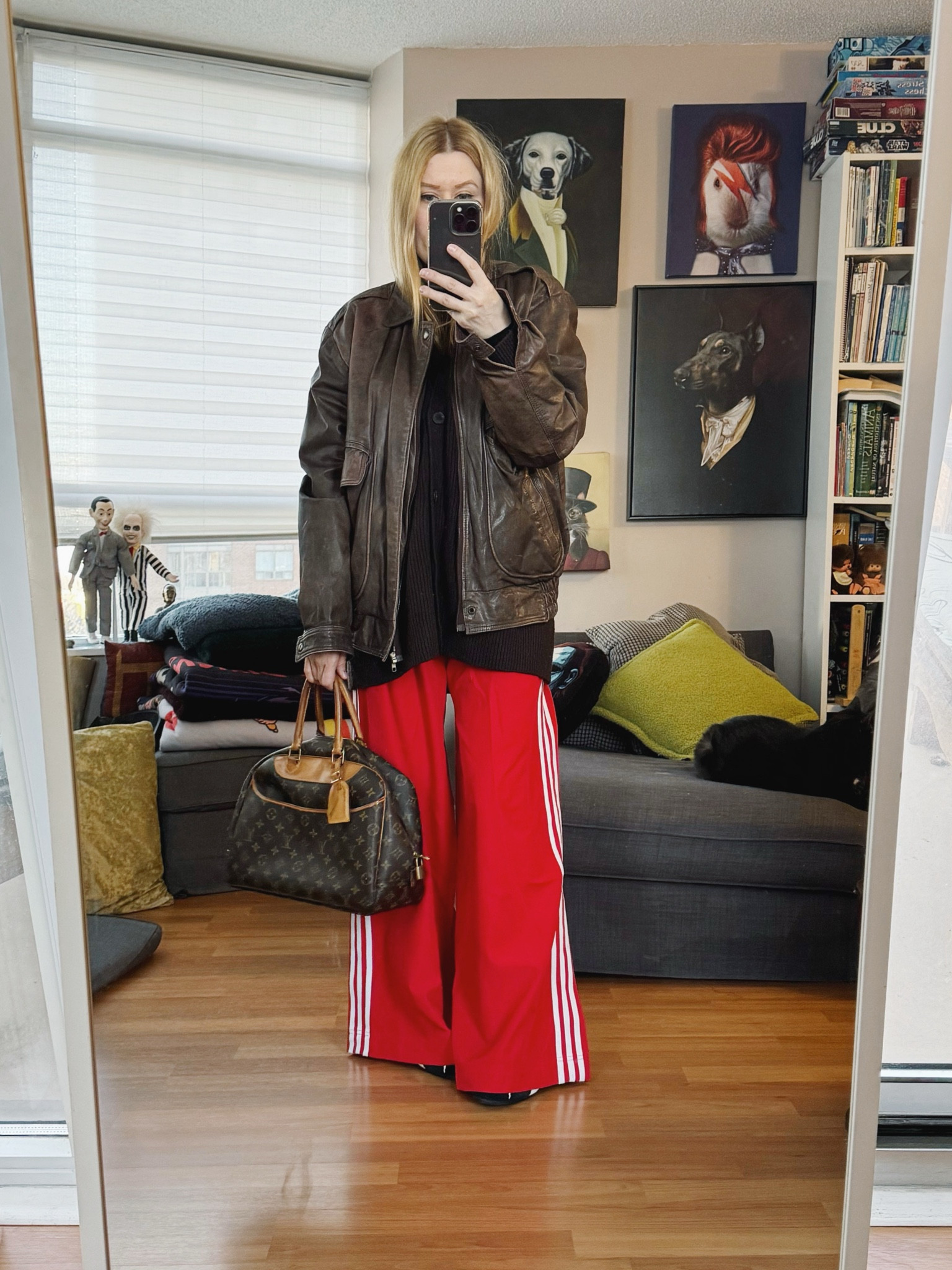 I have to bake a dark chocolate cherry cheesecake today for my daughters birthday this weekend and apparently I subconsciously dressed to match the ingredients 🤷‍♀️
Jacket and bag are vintage.

 •
#falloutfit #ysleasy #vintageLV #torontostylist #StyleOver40  #secondhandFind #fashionstylist #slowfashion #FashionOver40  #vintagestyle #genX #genXStyle #shopSecondhand #genXInfluencer #genXblogger #secondhandDesigner #Over40Style #40PlusStyle 

#LTKShoeCrush #LTKOver40 #LTKStyleTip