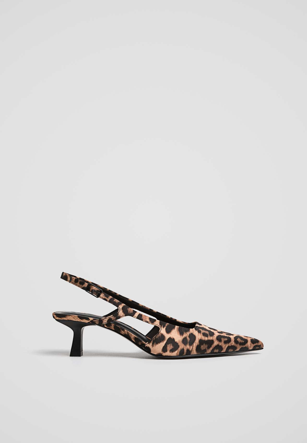 Slingback kitten heel voor dames. Luipaard dierenprint. Gespsluiting. Hakhoogte: 5,6 cm | Stradivarius (NL)