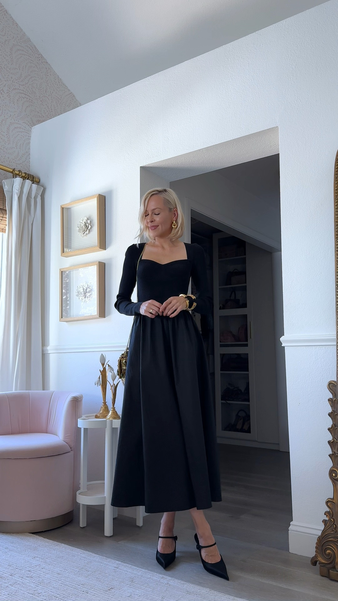 LBD from Nordstrom currently on sale under $75. Fits tts. Great layering piece!

#LTKFindsUnder100 #LTKParties #LTKHoliday