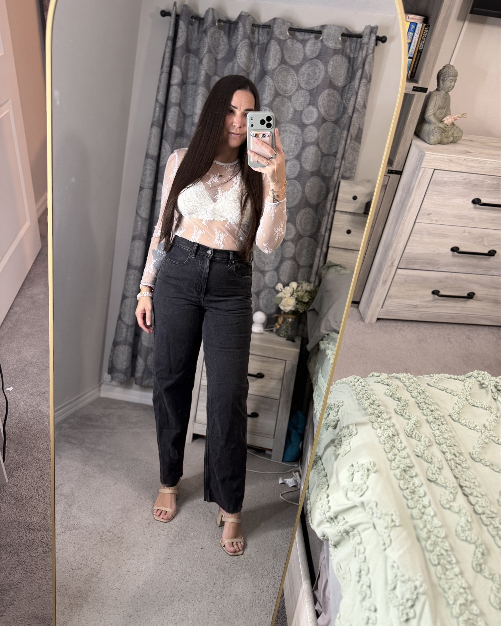 A little lace for Valentine’s Day 🤍 Keeping it romantic but effortless 💋#ValentinesDayOutfit #DateNightOutfit #ootn 

#LTKValentine #LTKootd #LTKSeasonal