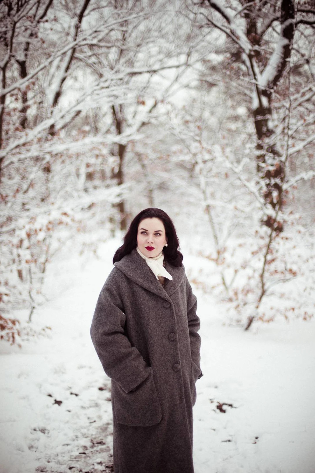 Ein wunderschöner, einzigartiger Design-Wintermantel, inspiriert von der Mitte des Jahrhunderts ... | Etsy (US)